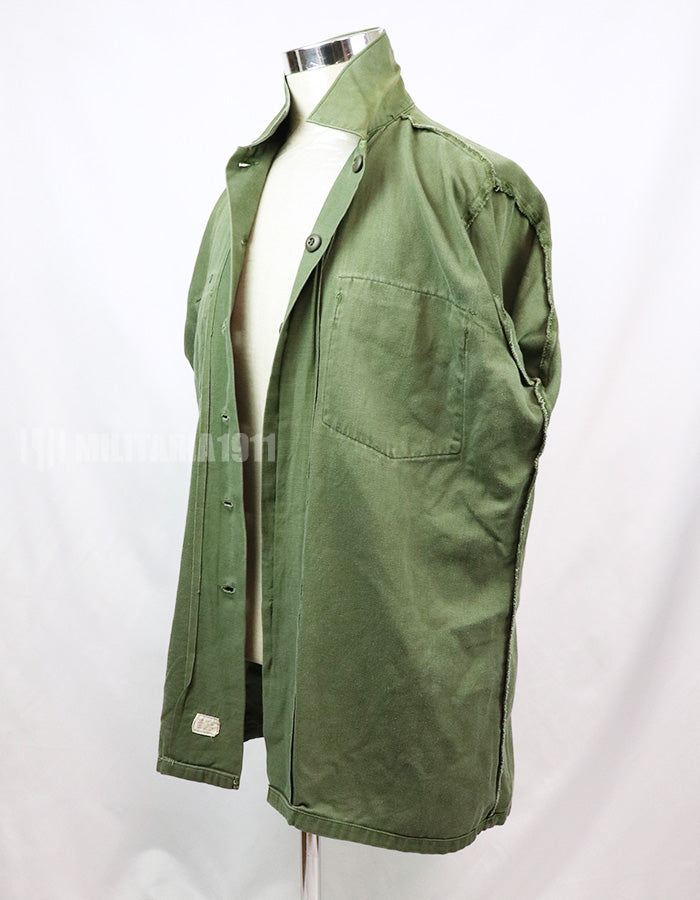 Original Utility Shirt OG-107, made in 1973, postwar lot, good condition, large size.