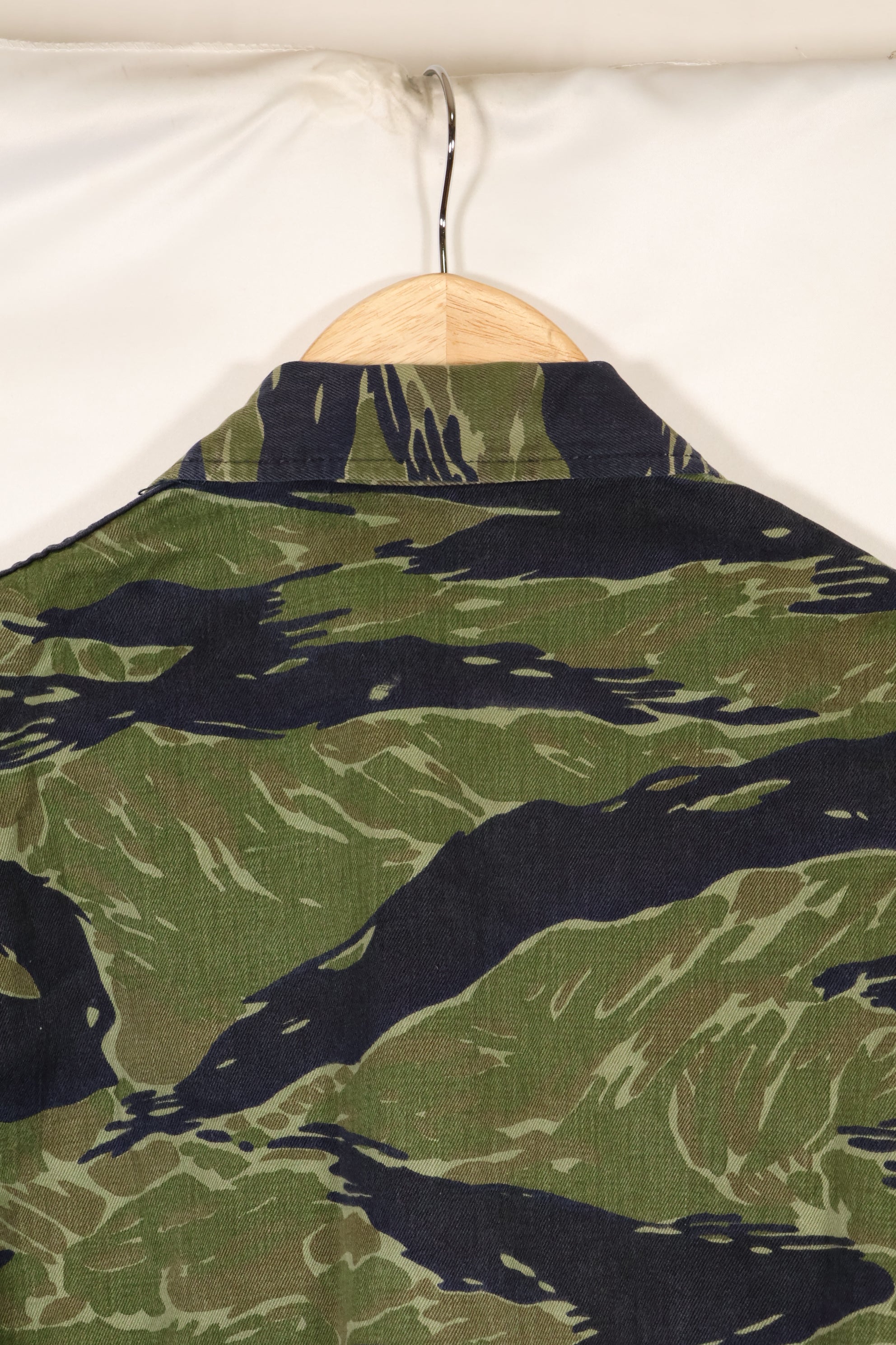 Actual TO78 A-M Okinawa Tiger Tiger Stripe Shirt Used