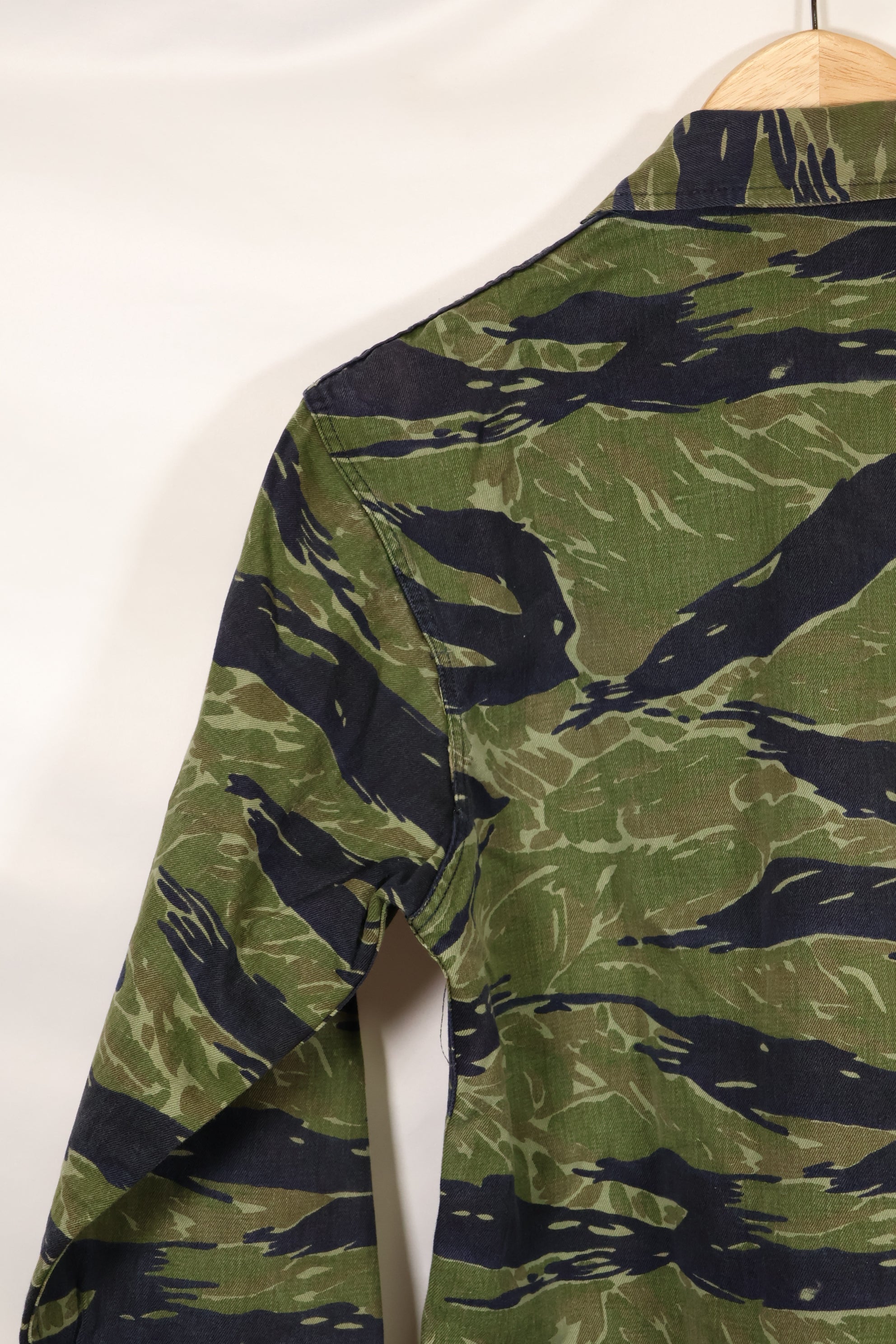 Actual TO78 A-M Okinawa Tiger Tiger Stripe Shirt Used