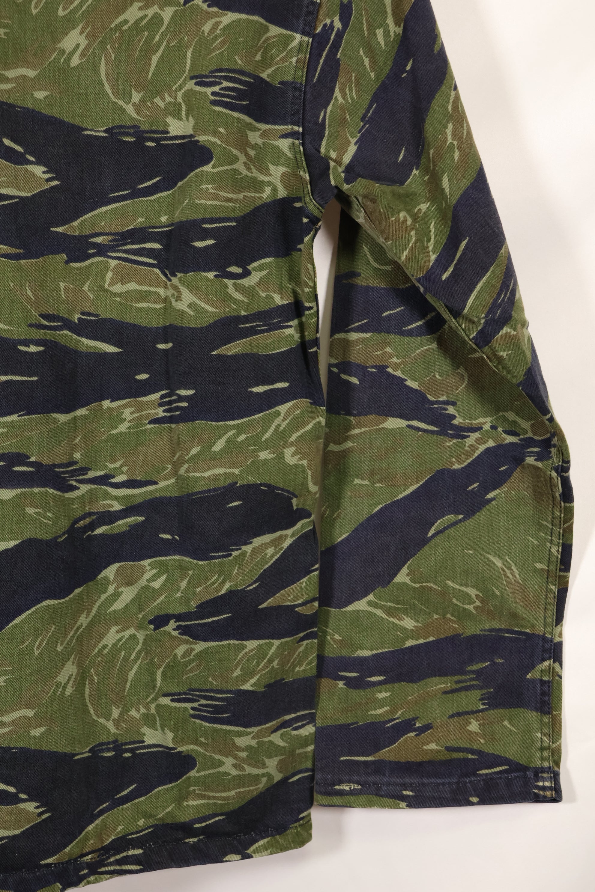 Actual TO78 A-M Okinawa Tiger Tiger Stripe Shirt Used