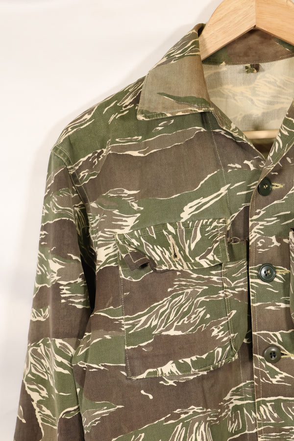 Mid-1960s Okinawa Tiger Pattern Tiger Stripe Asian Cut Shirt, sleeve refurbished, button missing, used.