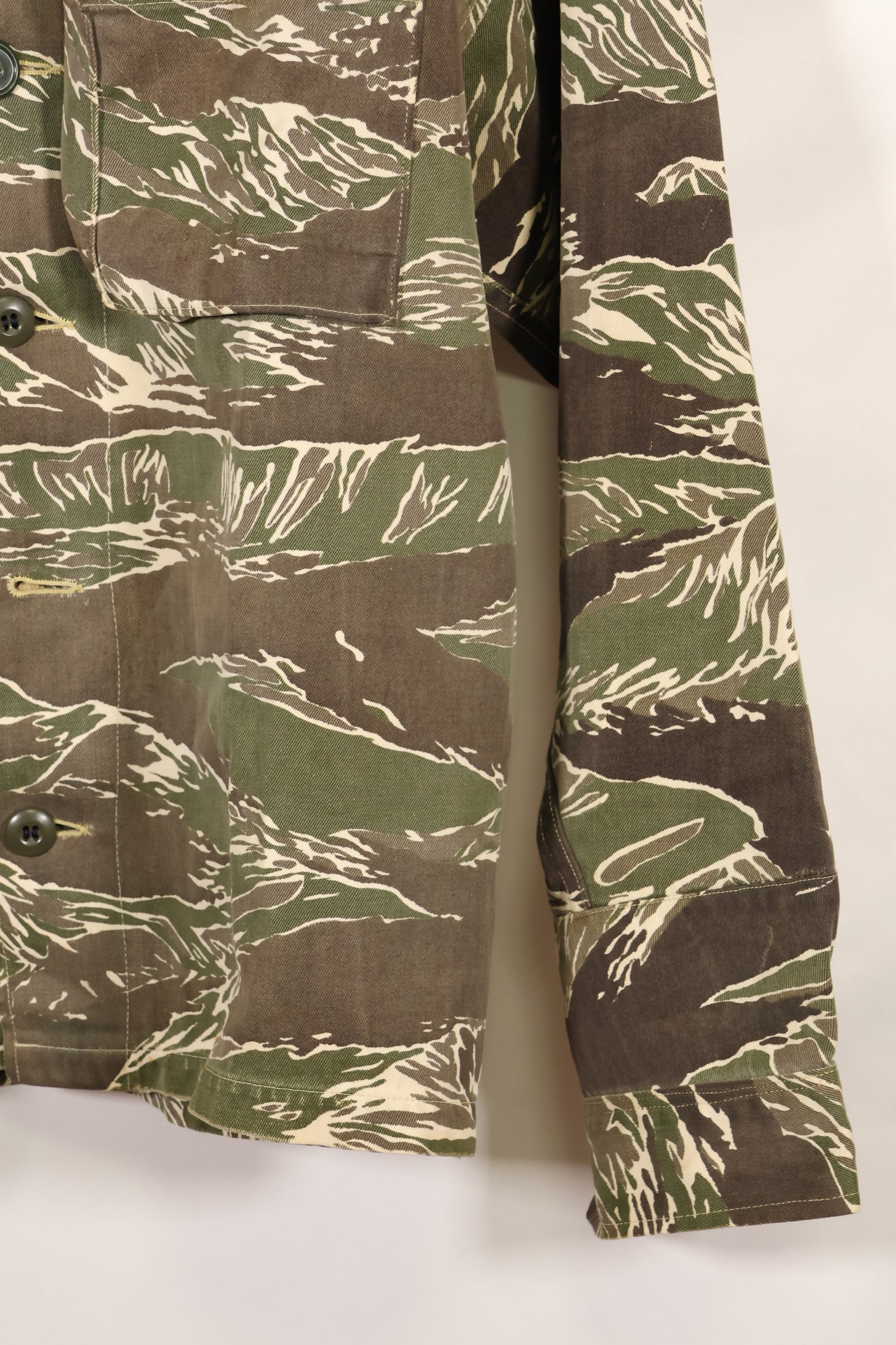 Mid-1960s Okinawa Tiger Pattern Tiger Stripe Asian Cut Shirt, sleeve refurbished, button missing, used.