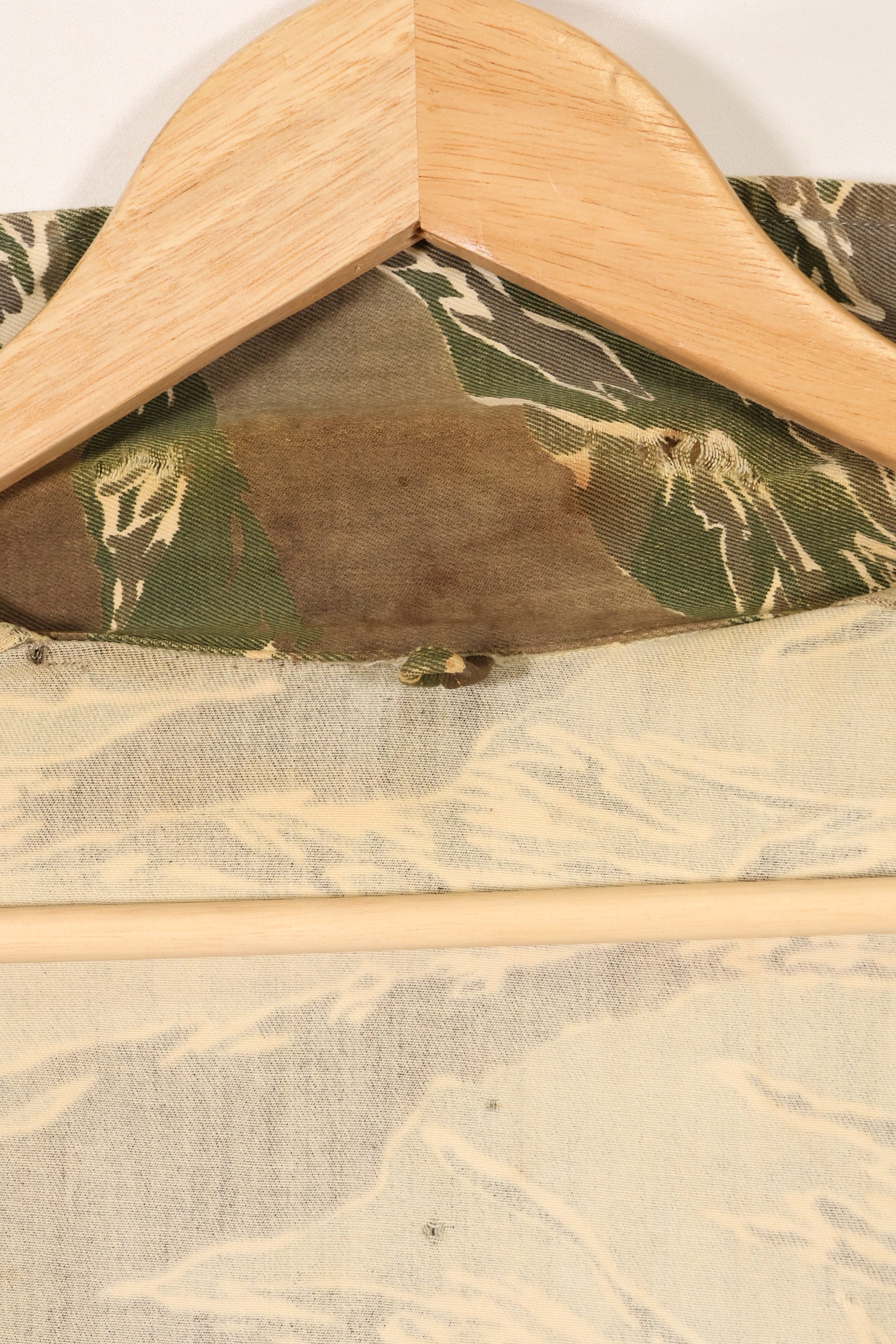 Mid-1960s Okinawa Tiger Pattern Tiger Stripe Asian Cut Shirt, sleeve refurbished, button missing, used.