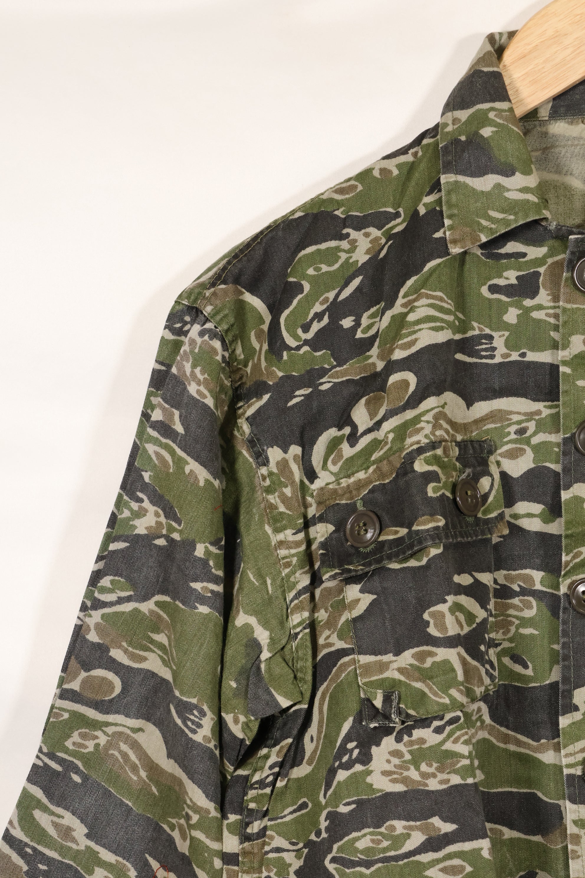 1960s Tiger Stripe Shirt, CIDG pattern, good condition, used.
