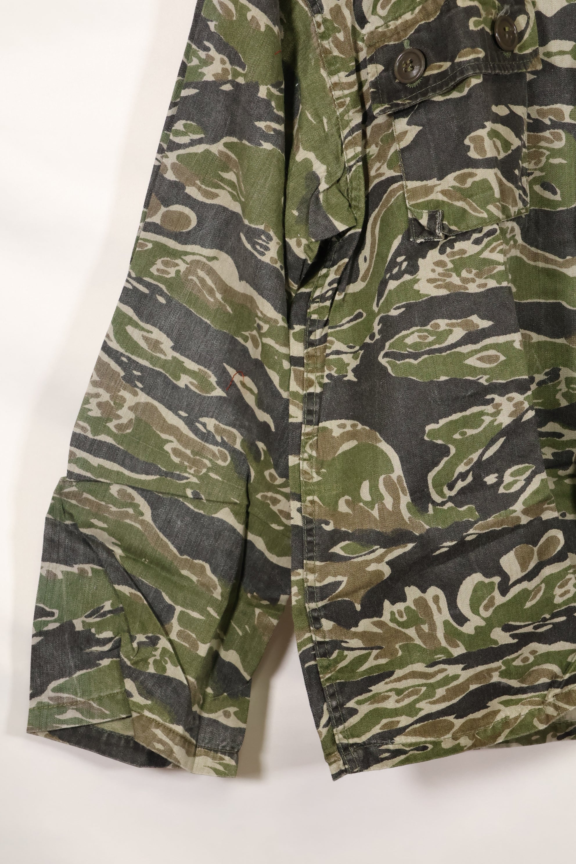 1960s Tiger Stripe Shirt, CIDG pattern, good condition, used.
