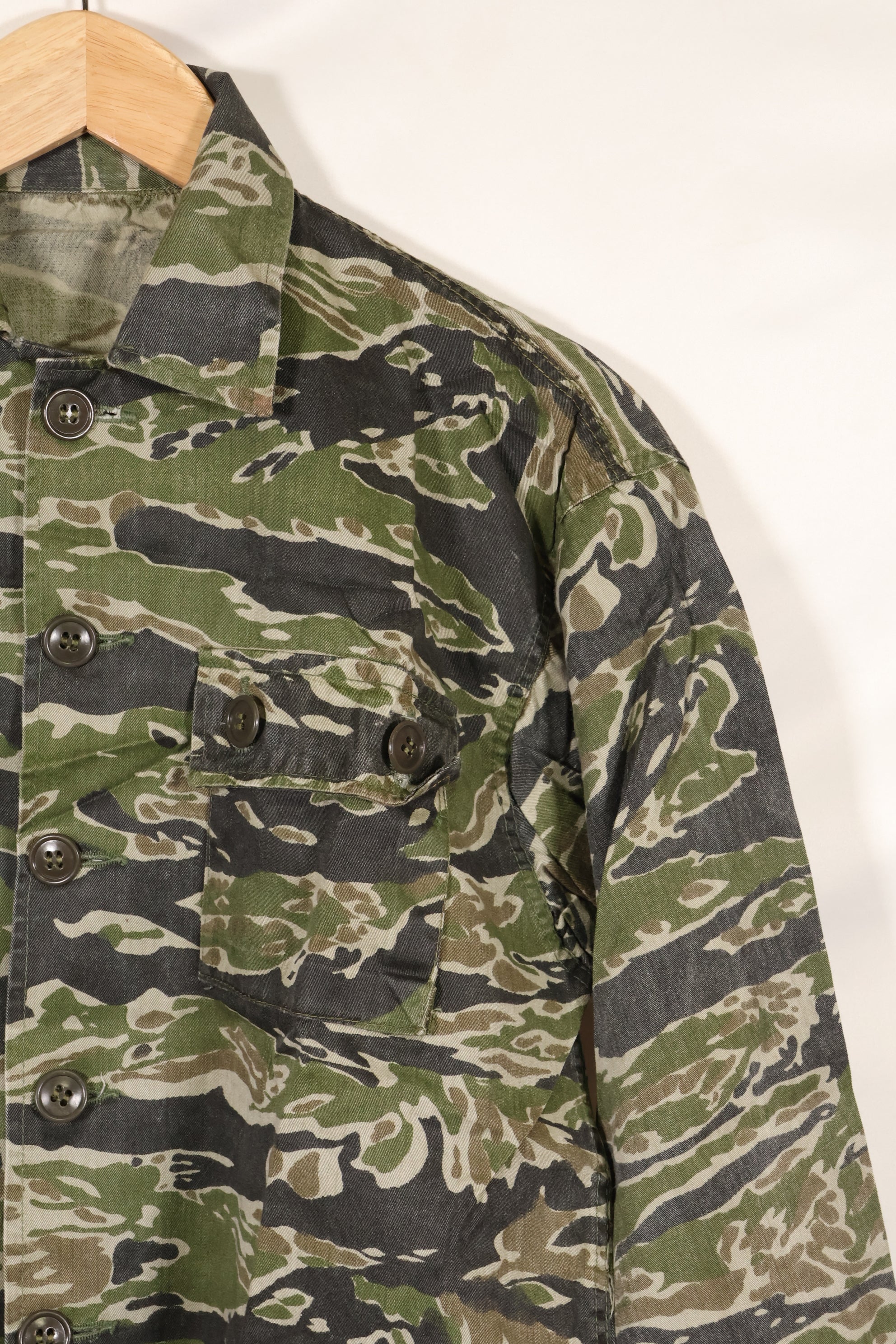 1960s Tiger Stripe Shirt, CIDG pattern, good condition, used.