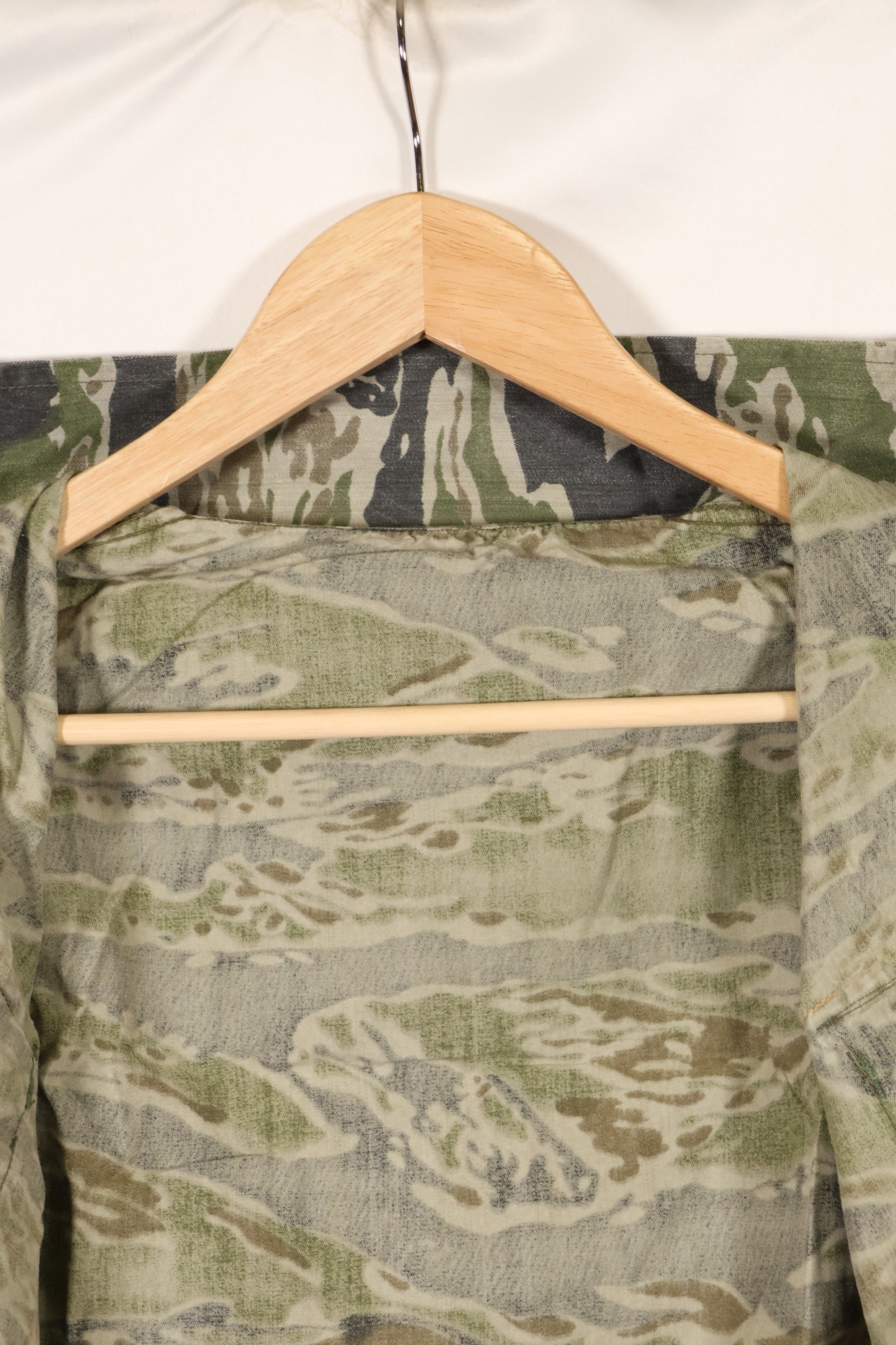 1960s Tiger Stripe Shirt, CIDG pattern, good condition, used.