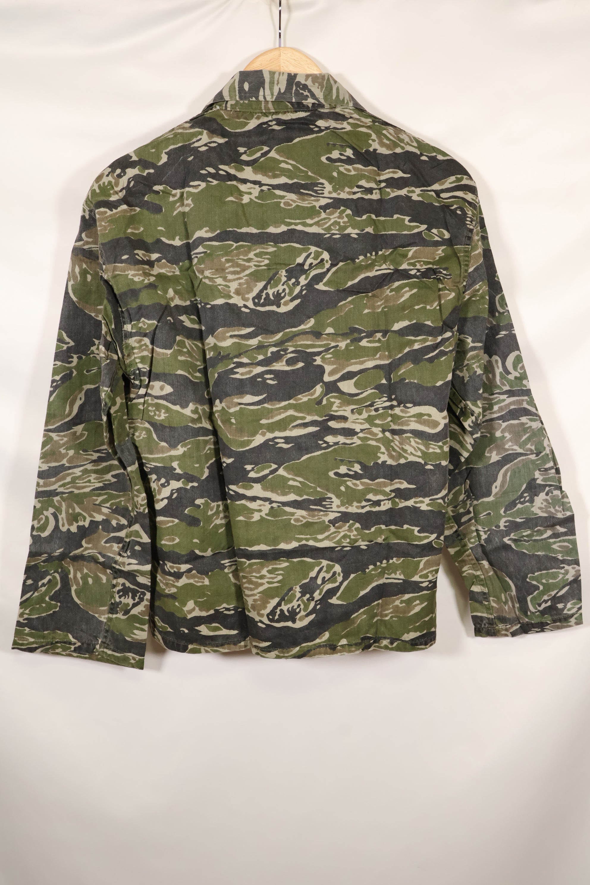 1960s Tiger Stripe Shirt, CIDG pattern, good condition, used.