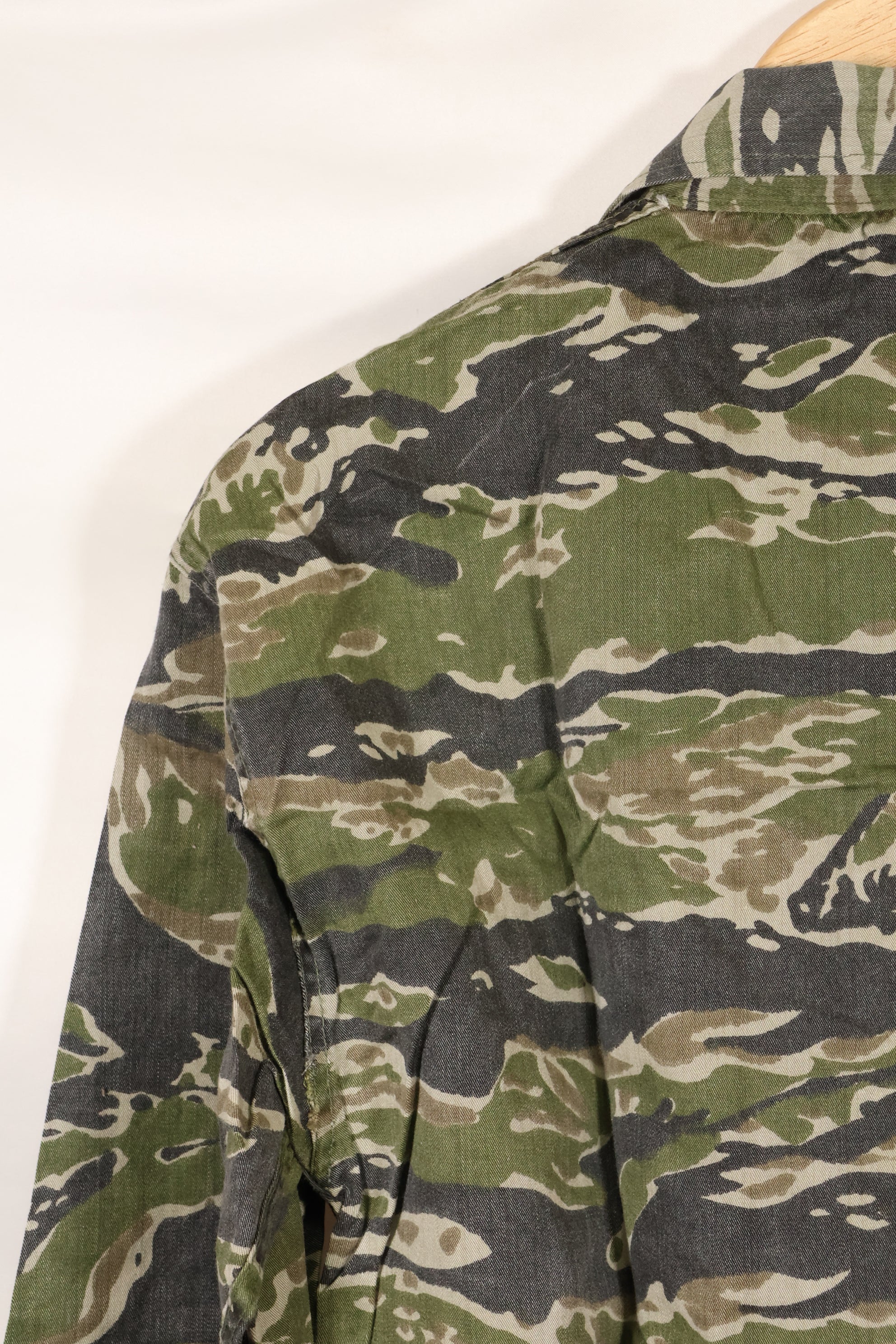 1960s Tiger Stripe Shirt, CIDG pattern, good condition, used.