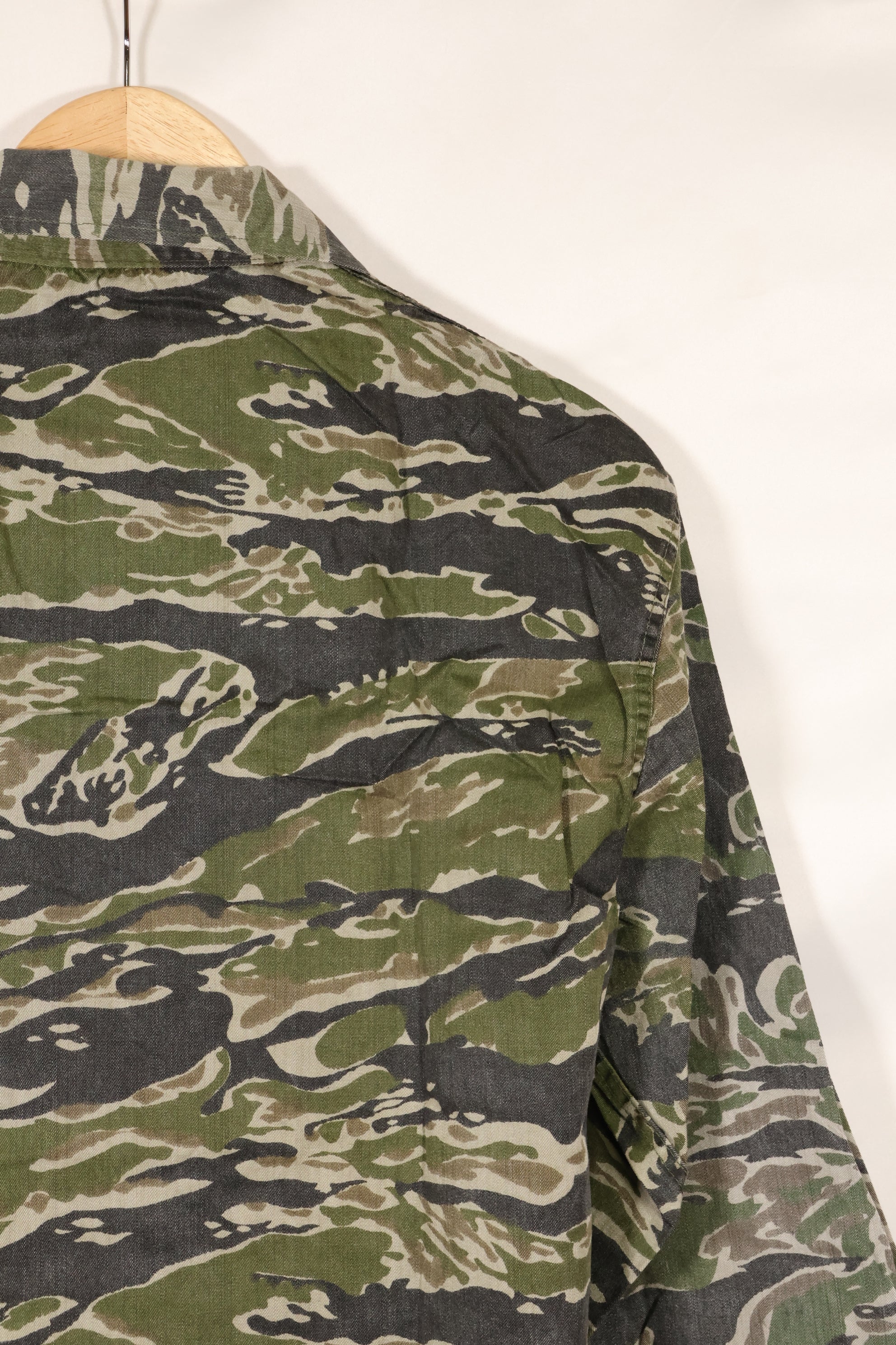 1960s Tiger Stripe Shirt, CIDG pattern, good condition, used.