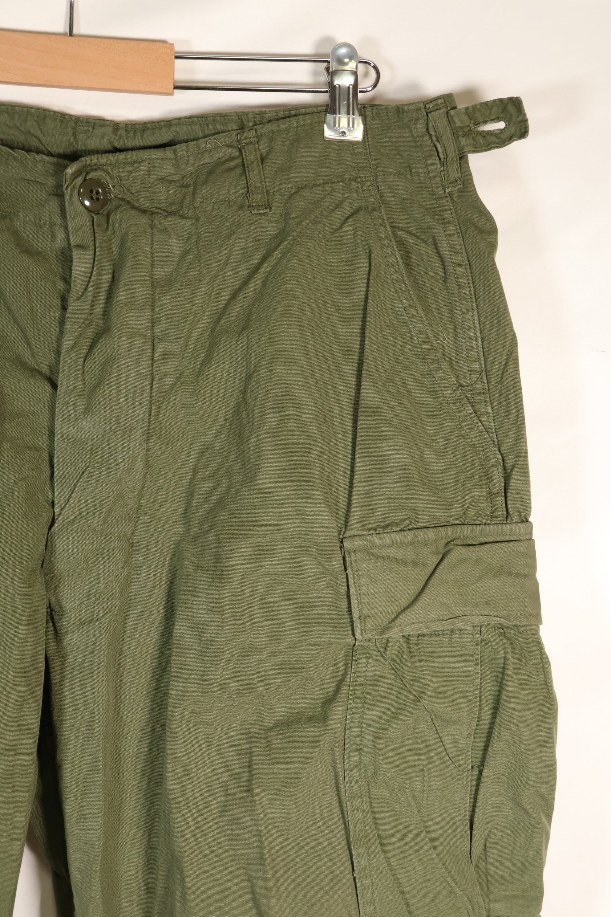 Estimated 1965 contract L-S 2nd Model Jungle Fatigue pants, good condition, used.