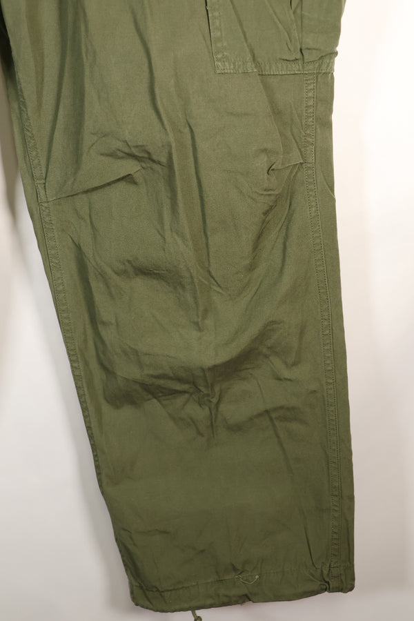 Estimated 1965 contract L-S 2nd Model Jungle Fatigue pants, good condition, used.