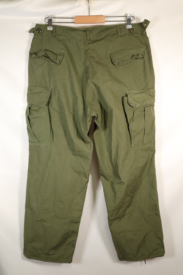 Estimated 1965 contract L-S 2nd Model Jungle Fatigue pants, good condition, used.