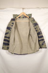 Mid-1960s, estimated A-XL Silver Tiger Tiger stripe shirt, faded, used.