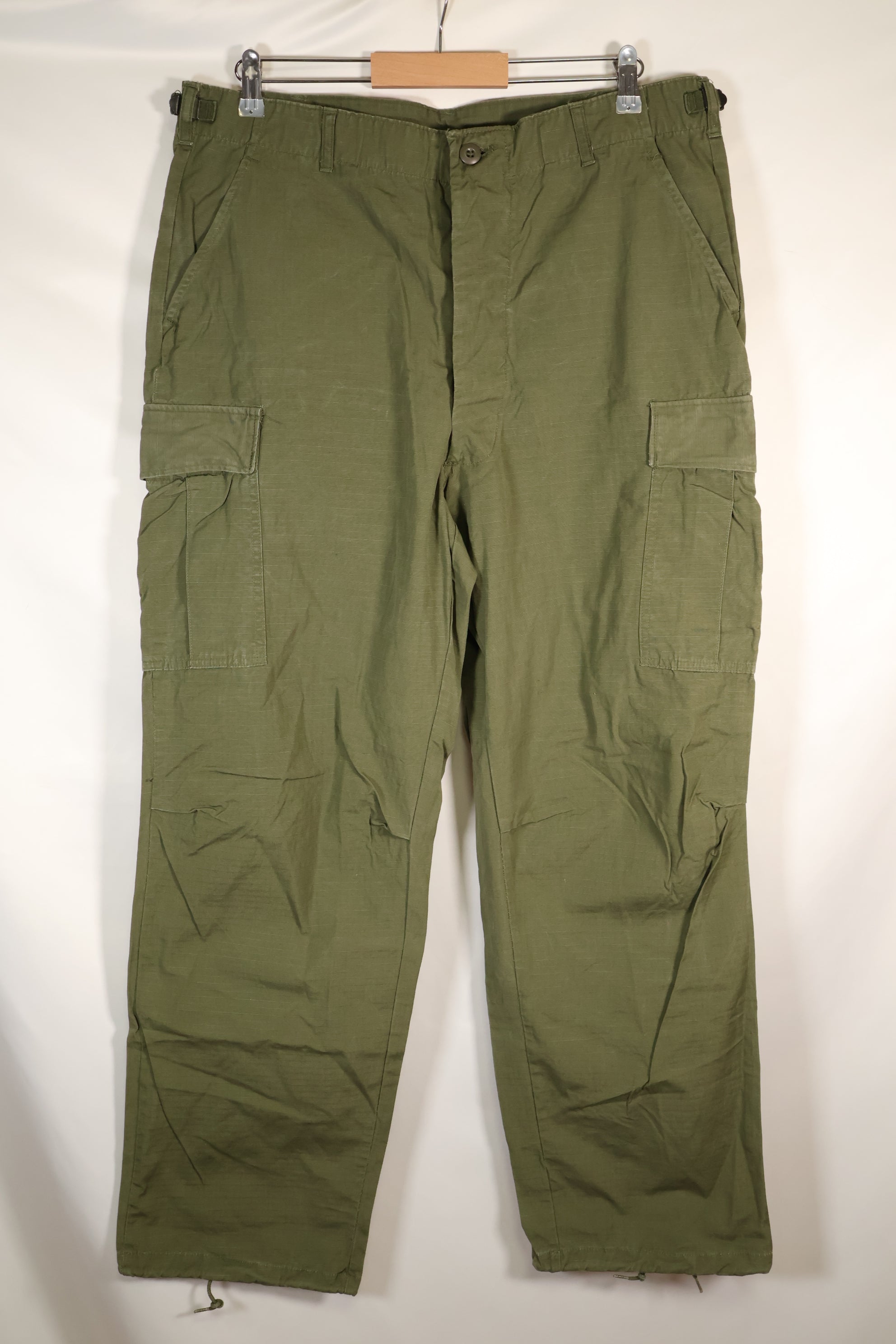 1967 Contract L-L 4th Model Jungle Fatigue Pants in good condition, faded, used.