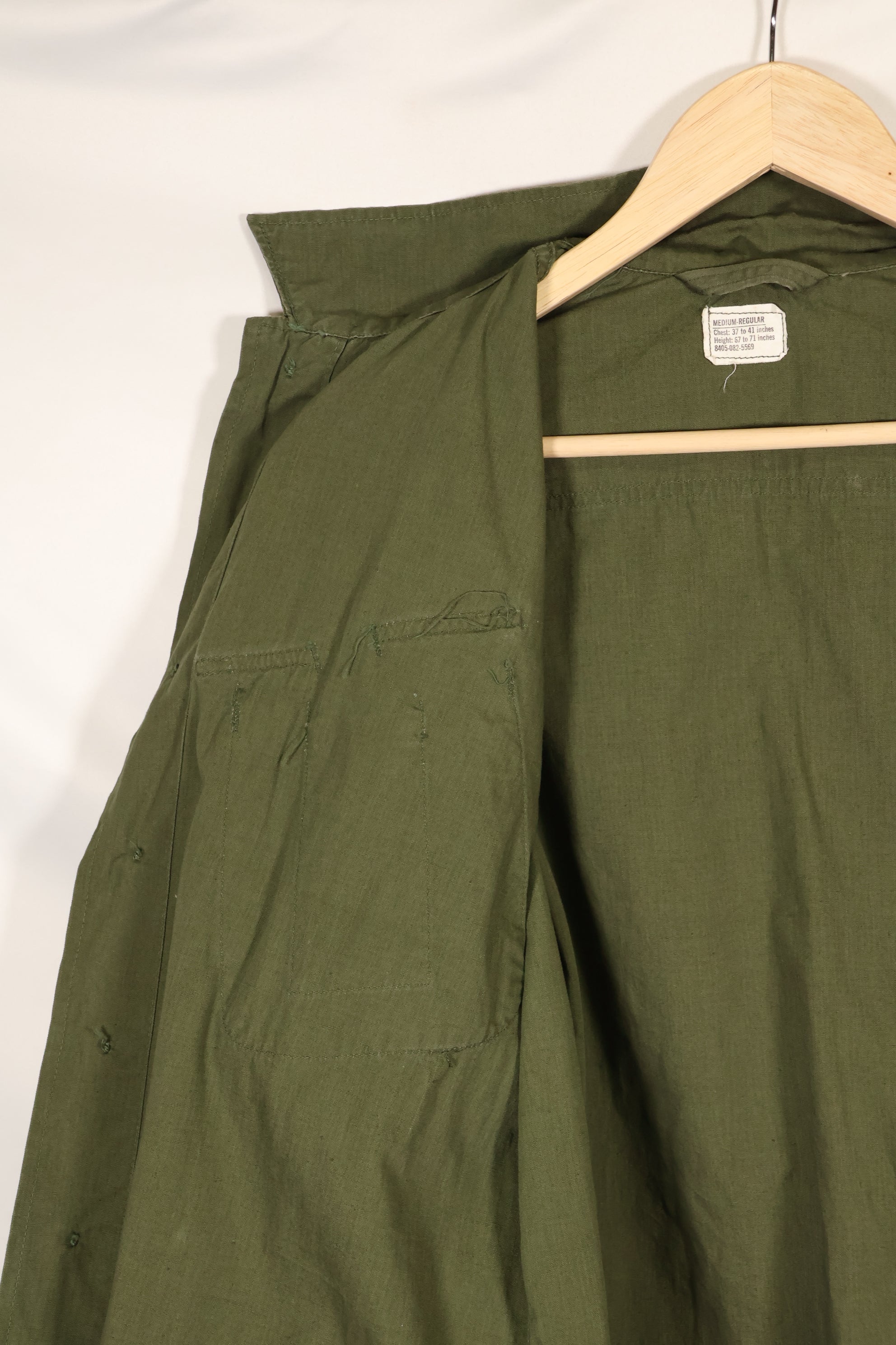 1967 Contract M-R 3rd Model Jungle Fatigue Jacket with patches, good condition, used.