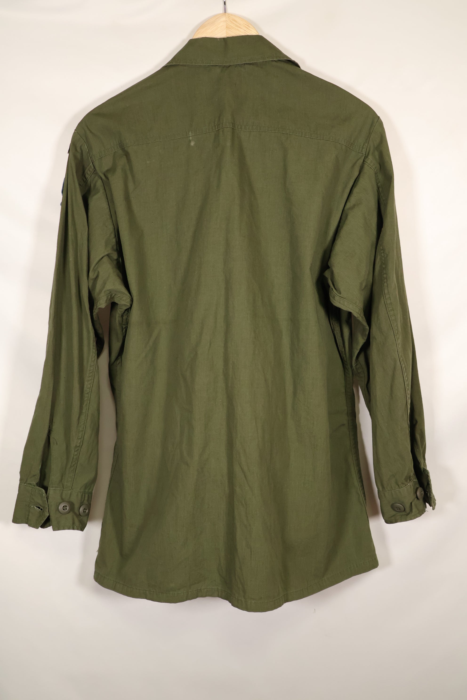 1967 Contract M-R 3rd Model Jungle Fatigue Jacket with patches, good condition, used.