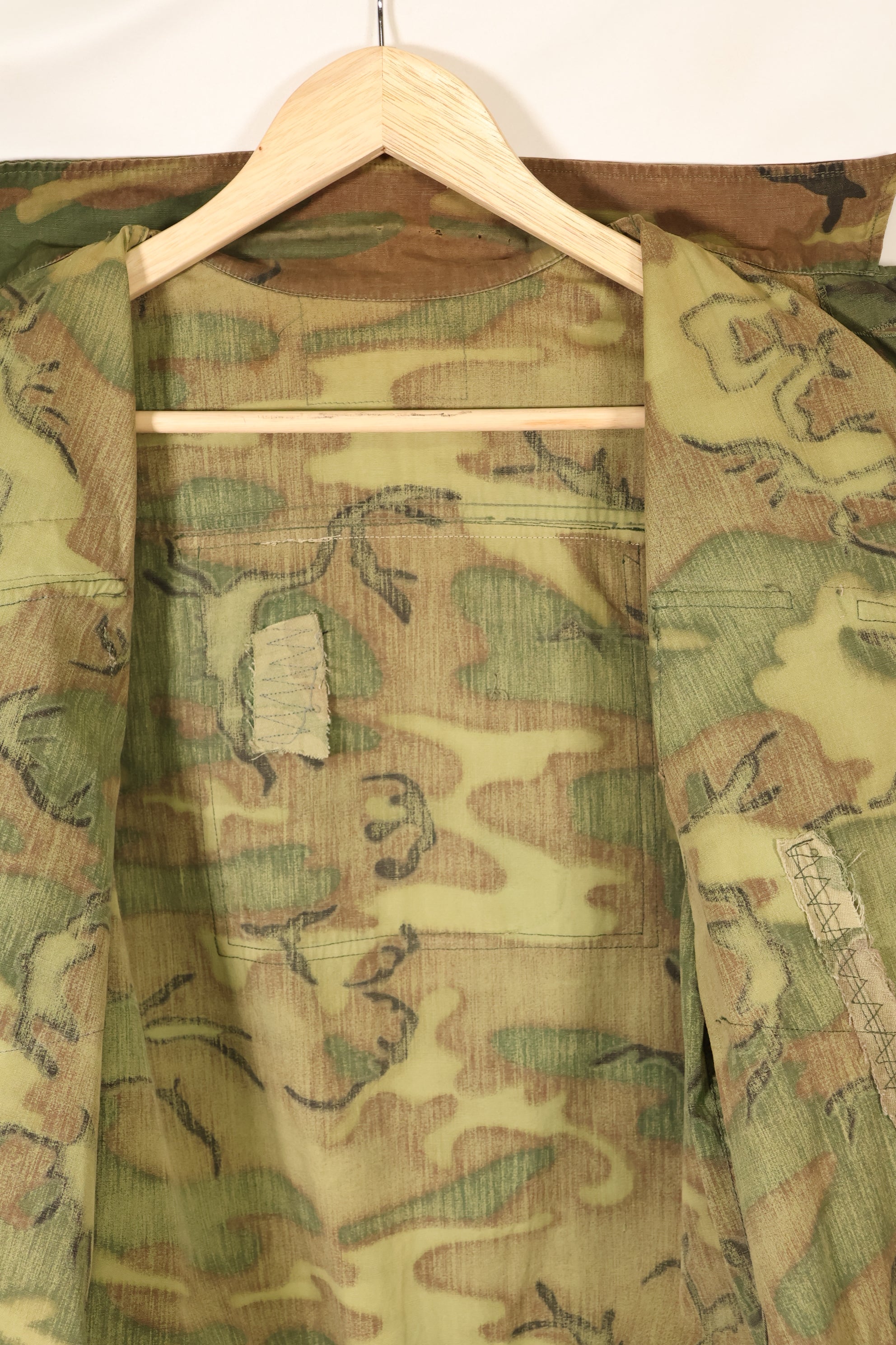 Mid-1960s non ripstop fabric ERDL camouflage rare print fabric jungle fatigues jacket, used.