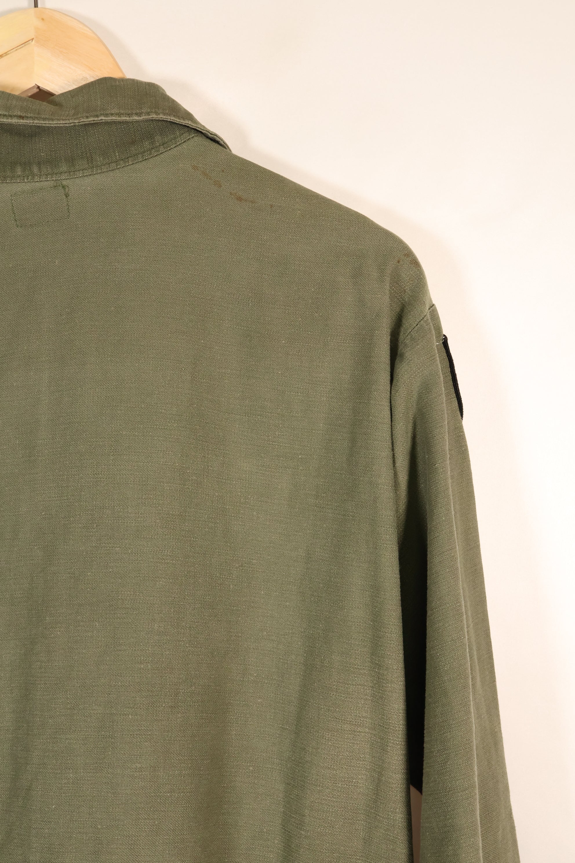Late 1960s Contract Item, 16 1/2 x 32, OG-107, Utility Shirt with Patch, Used
