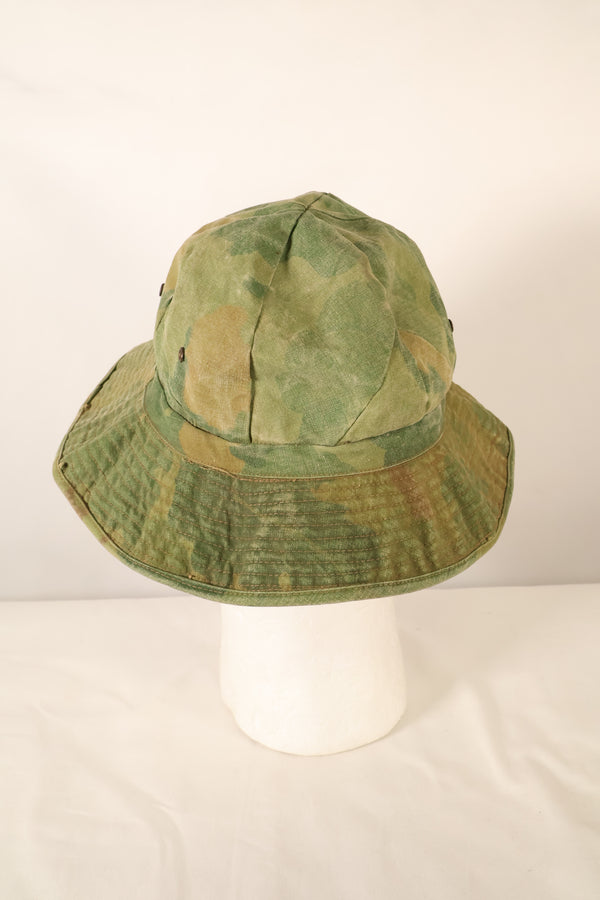 1960s-early 70s USMC privately procured Mitchell pattern camouflage shelterhalf boonie hat, used.
