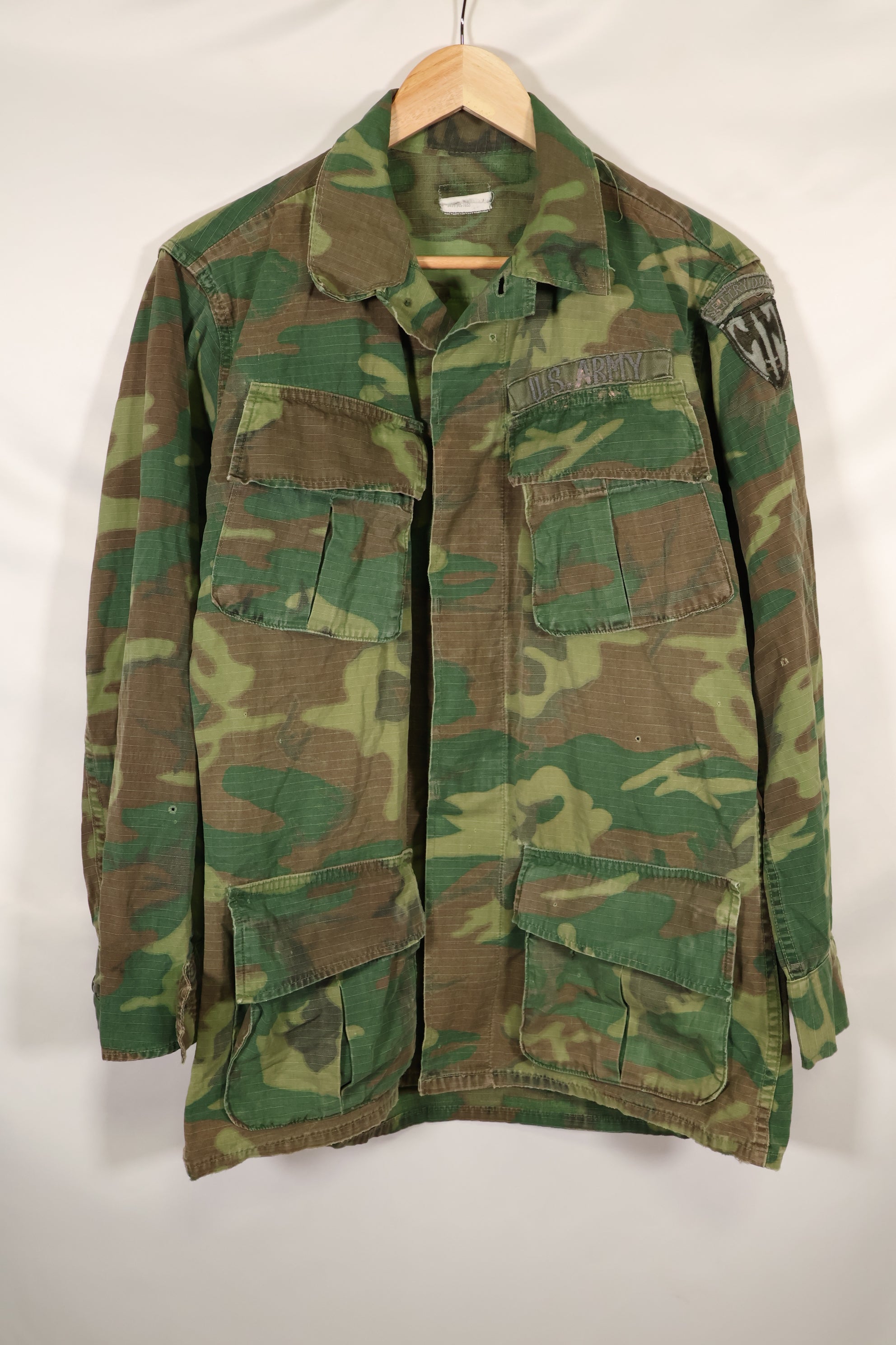 Circa 1968 S-R Ripstop SENTRY DOG MP ERDL Jungle Fatigue Jacket Used