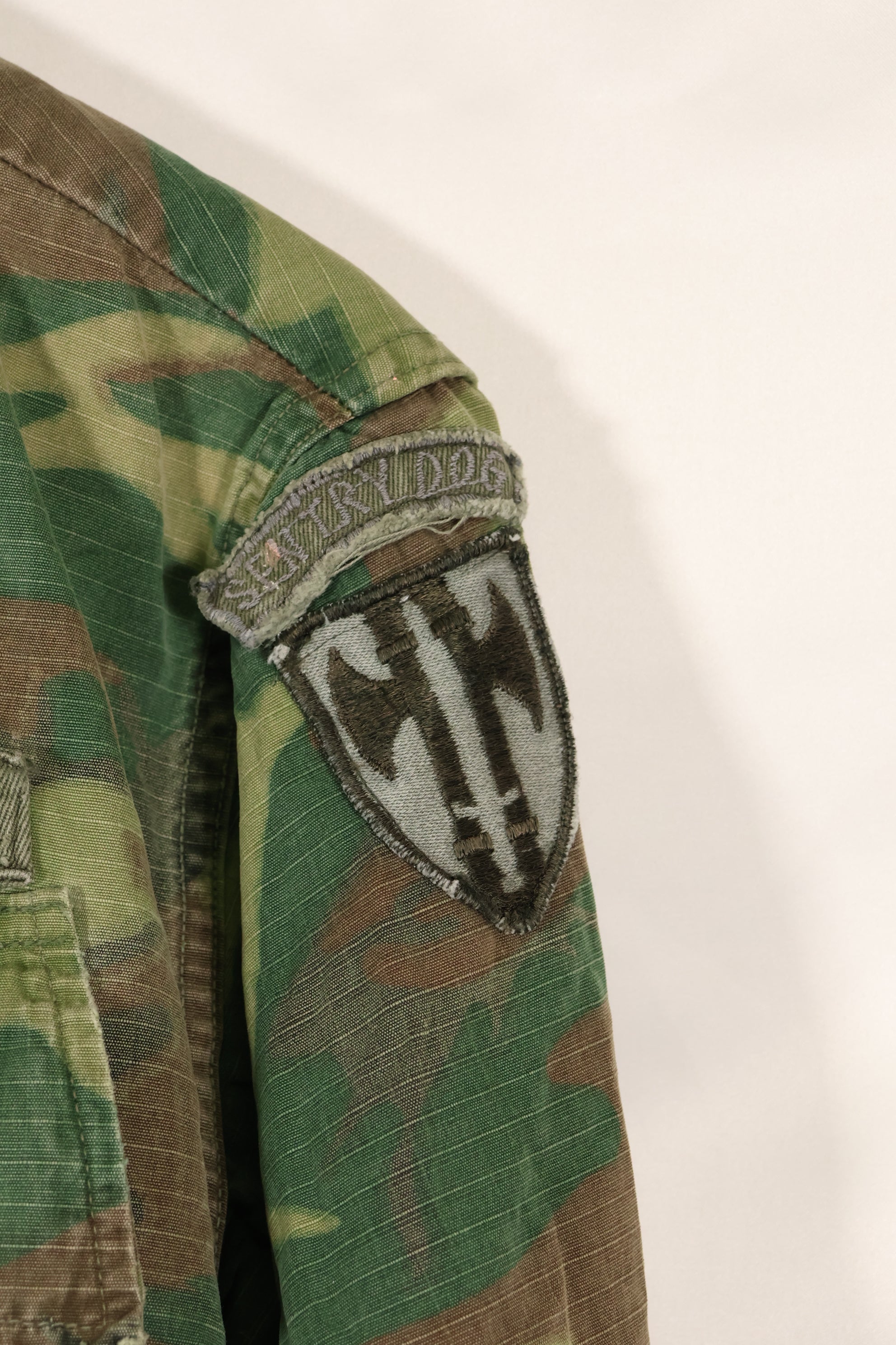 Circa 1968 S-R Ripstop SENTRY DOG MP ERDL Jungle Fatigue Jacket Used