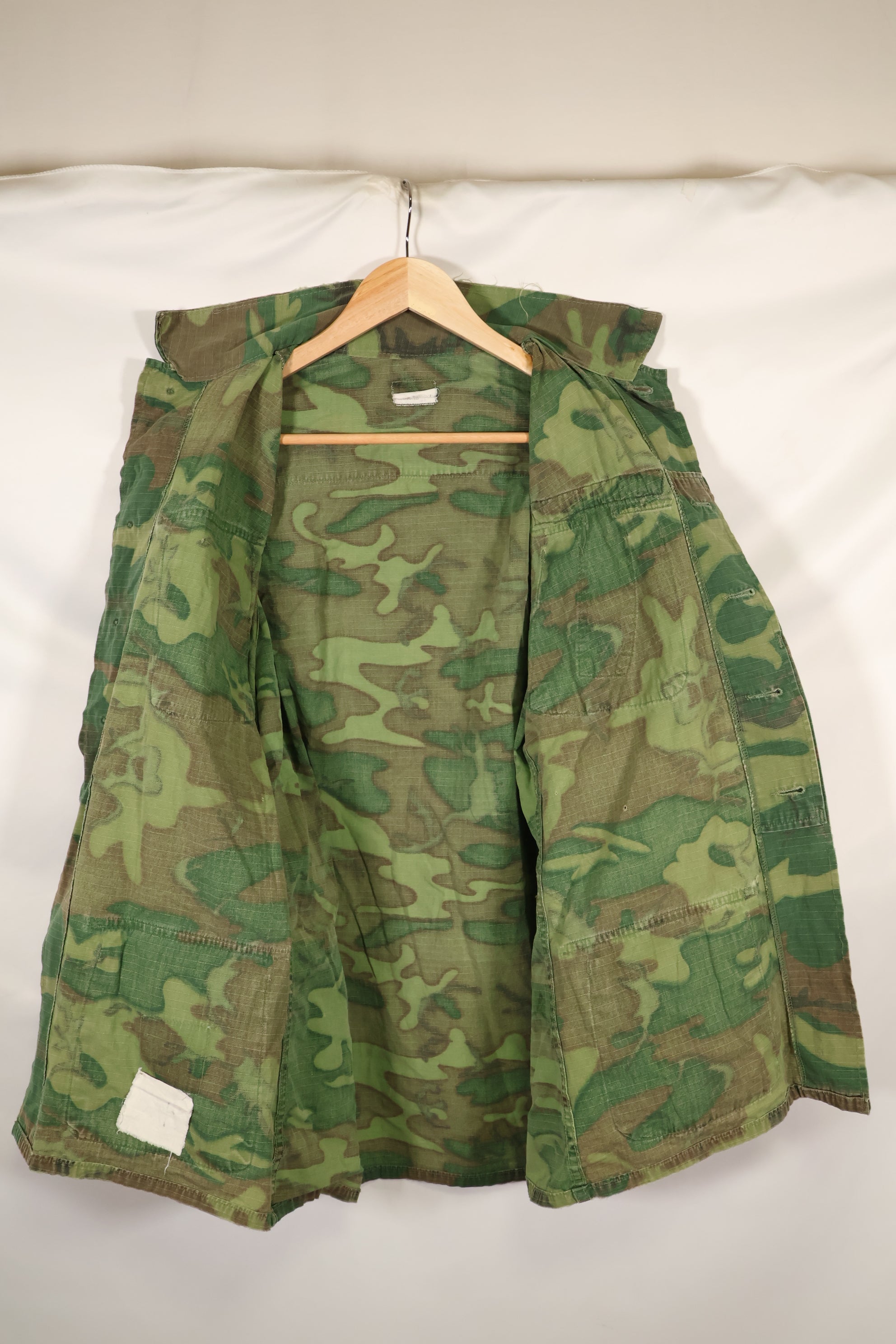 Circa 1968 S-R Ripstop SENTRY DOG MP ERDL Jungle Fatigue Jacket Used