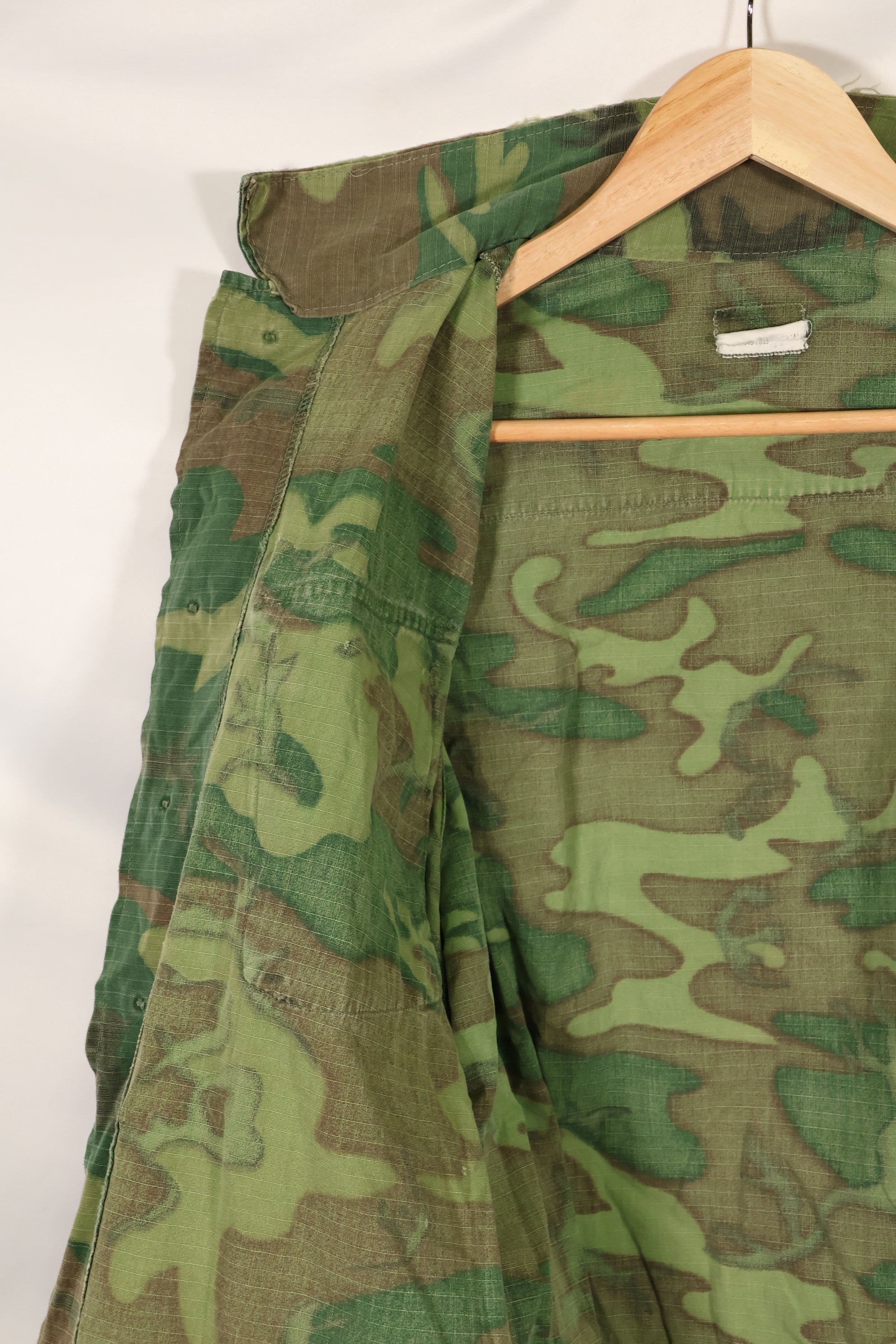 Circa 1968 S-R Ripstop SENTRY DOG MP ERDL Jungle Fatigue Jacket Used