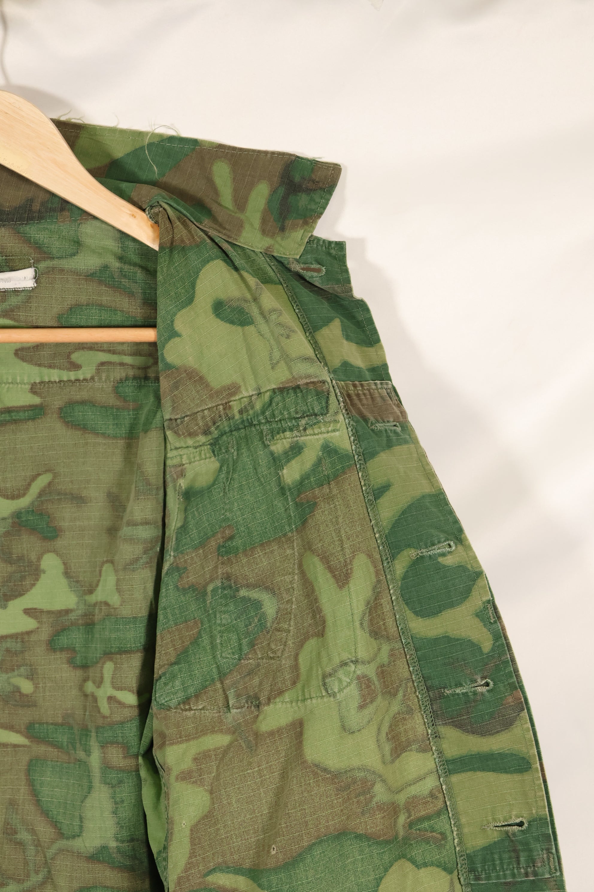 Circa 1968 S-R Ripstop SENTRY DOG MP ERDL Jungle Fatigue Jacket Used