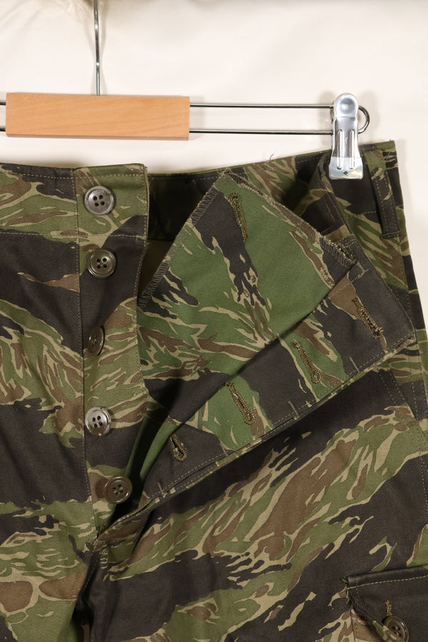 1970s DAJB09 with contract tag Made in Japan Tiger stripe top and bottom set, never used