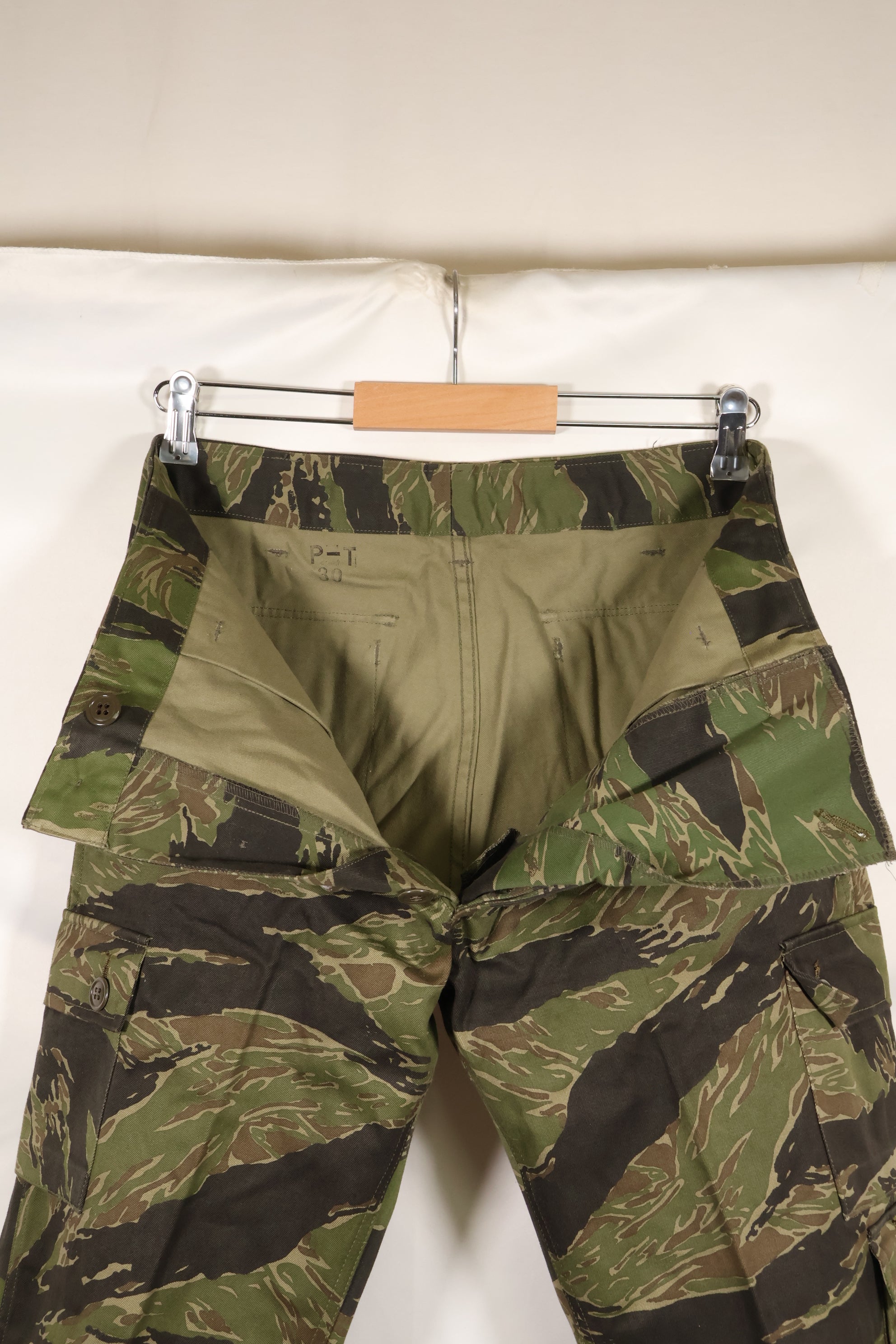 1970s DAJB09 with contract tag Made in Japan Tiger stripe top and bottom set, never used