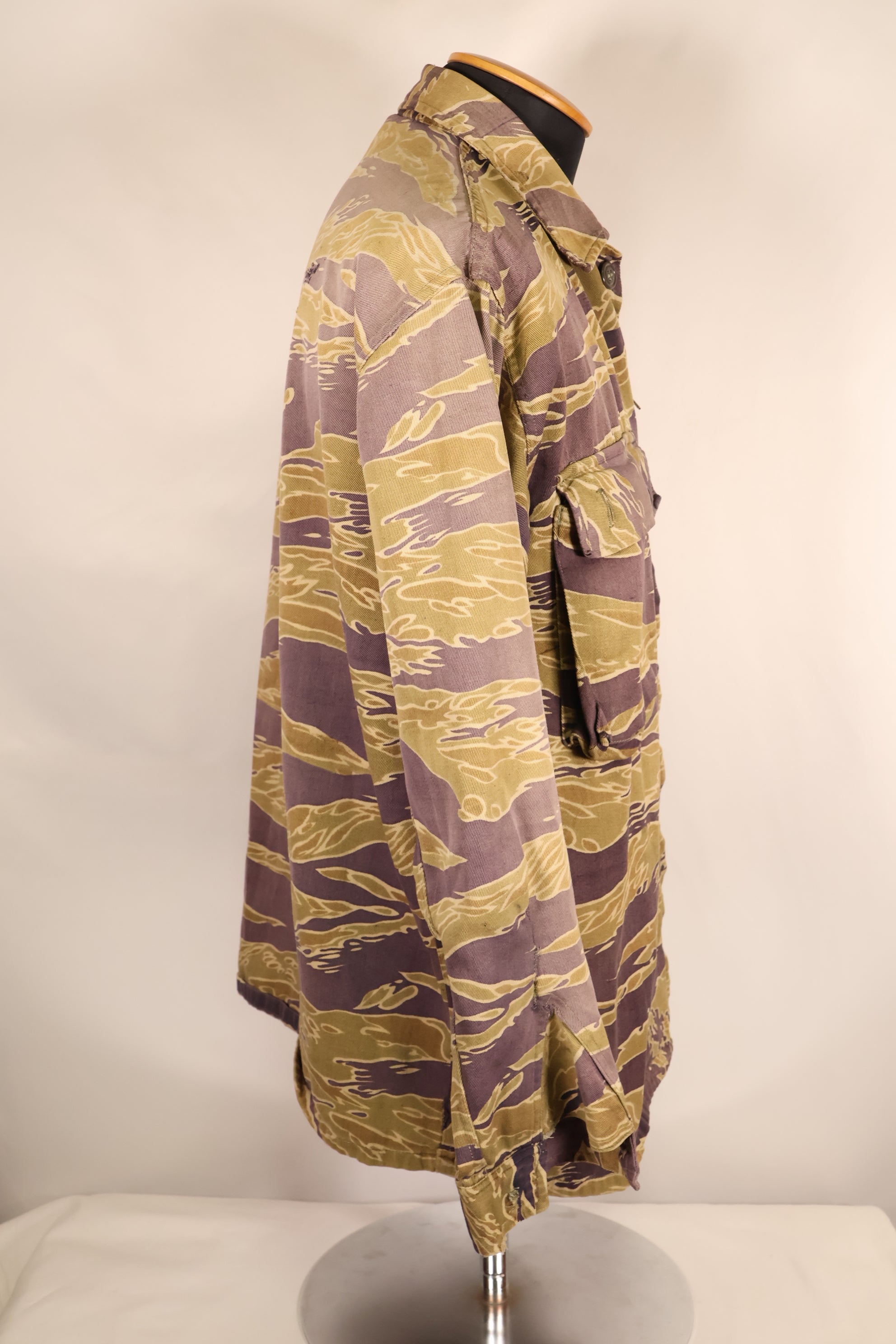 Late 1960s—Worn by a former MIKE FORCE advisor—Gold Tiger US-M shirt with modified zipper