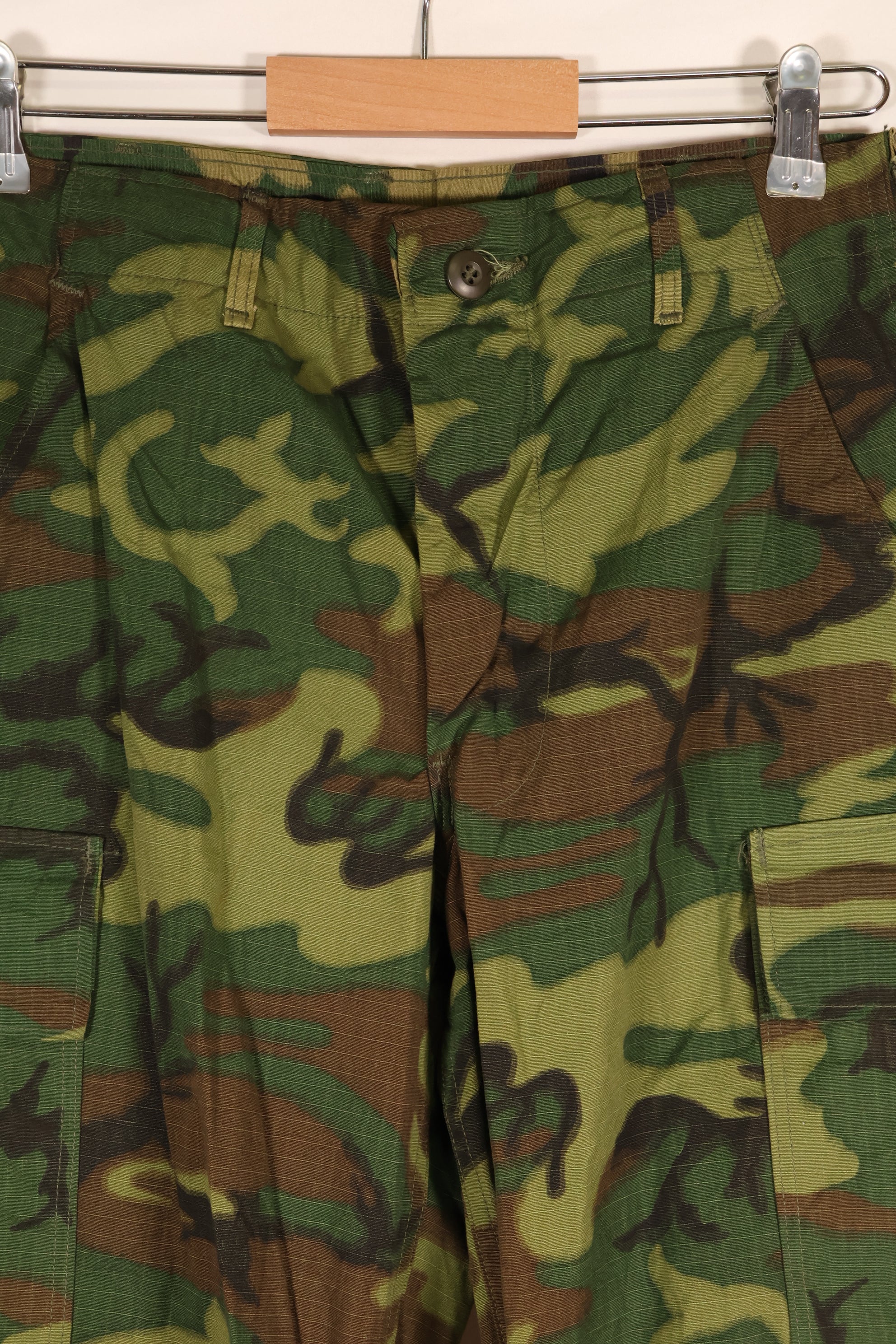 1969 Contract, S-R, Virtually Unused, ERDL Green Leaf Camo Fatigue Pants, Zipper Damaged