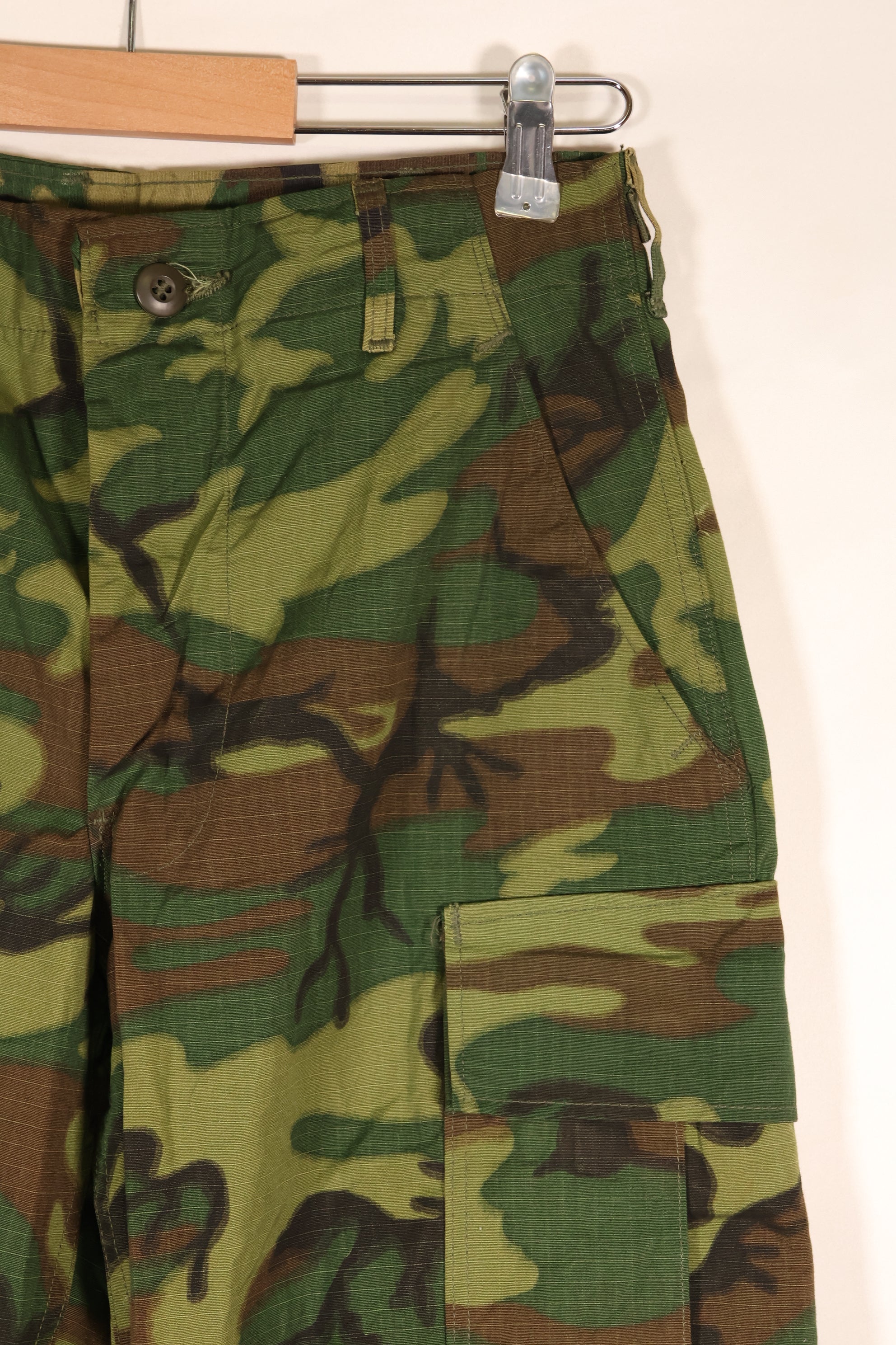 1969 Contract, S-R, Virtually Unused, ERDL Green Leaf Camo Fatigue Pants, Zipper Damaged