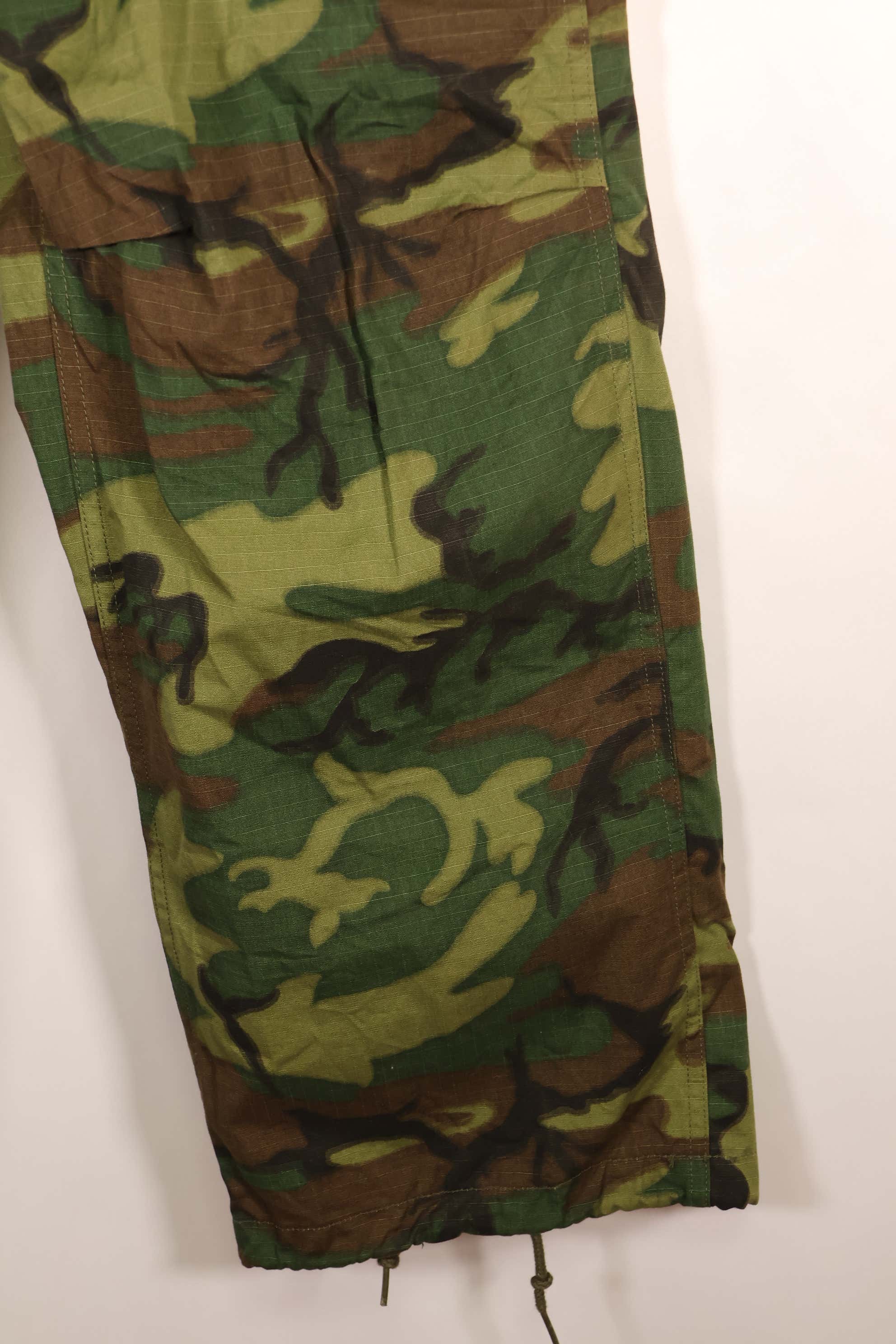 1969 Contract, S-R, Virtually Unused, ERDL Green Leaf Camo Fatigue Pants, Zipper Damaged