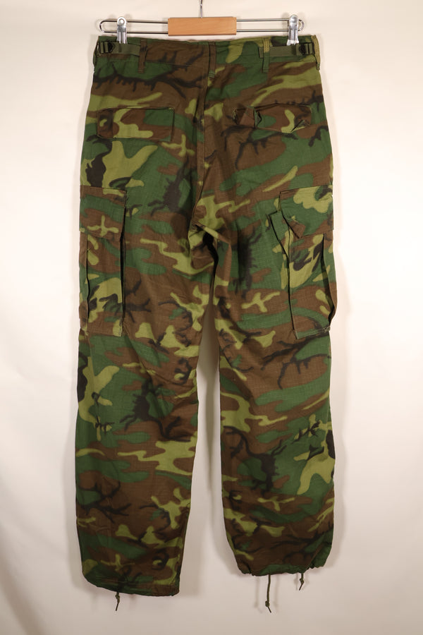 1969 Contract, S-R, Virtually Unused, ERDL Green Leaf Camo Fatigue Pants, Zipper Damaged