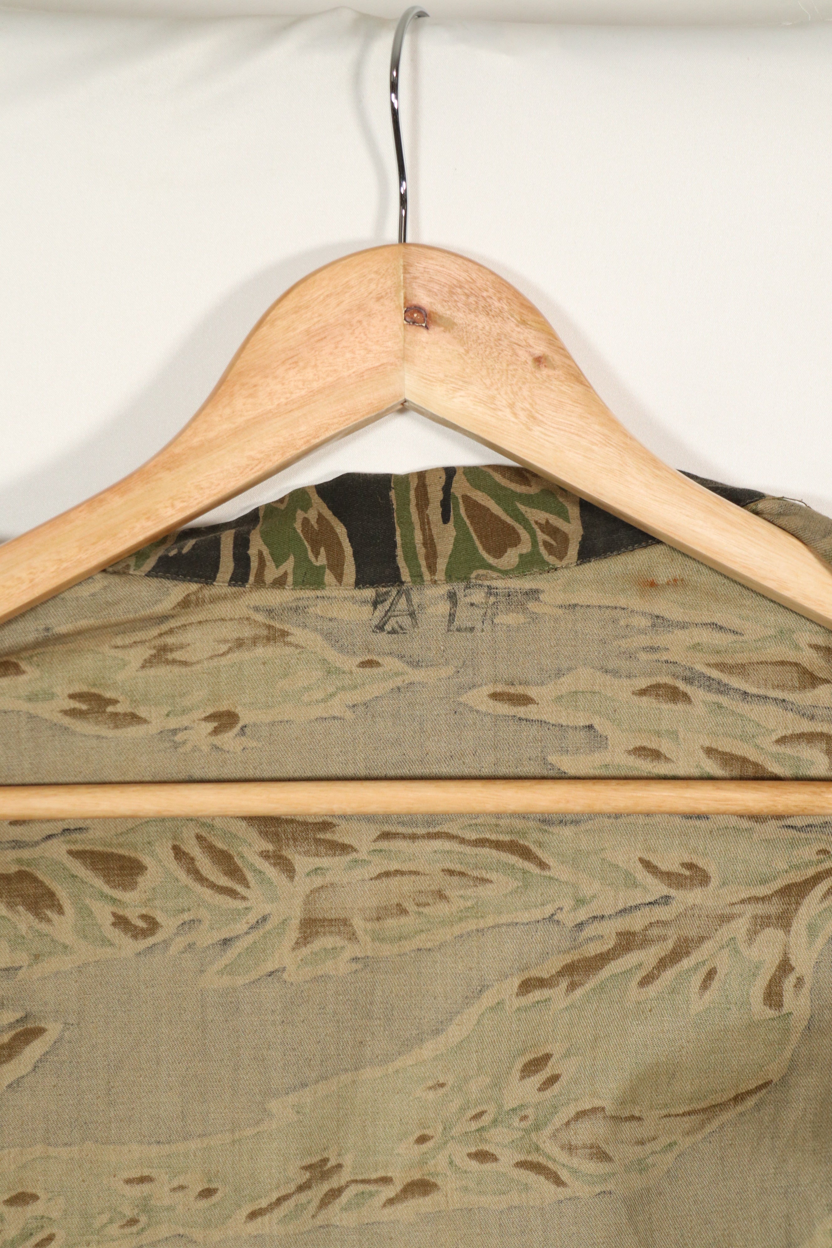 Real Late War Pattern Tiger Stripe Shirt, almost unused, size A-L.