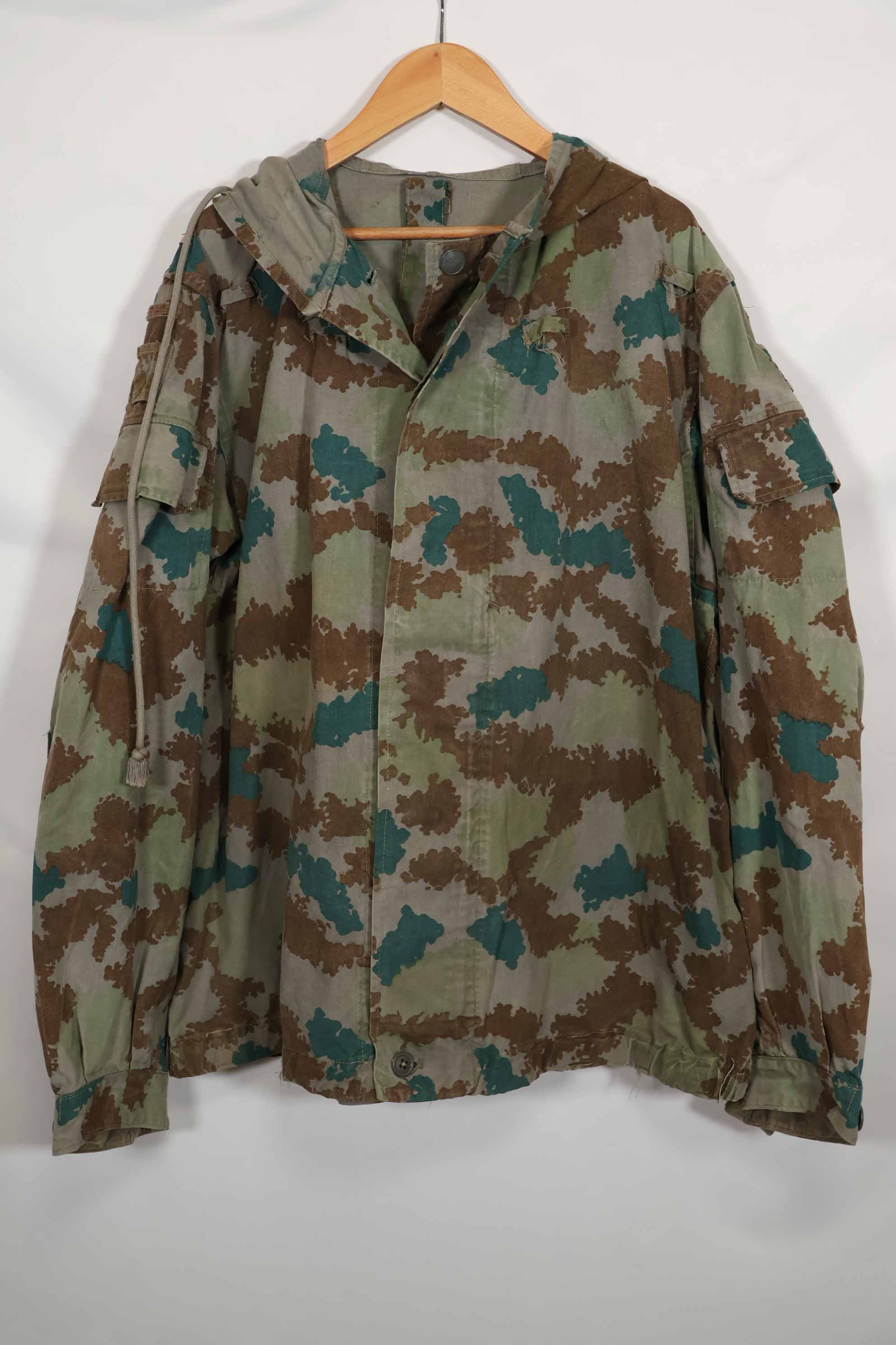 1960 East German Army NVA M58 Flächentarn sniper smock in blumentern camouflage, used.