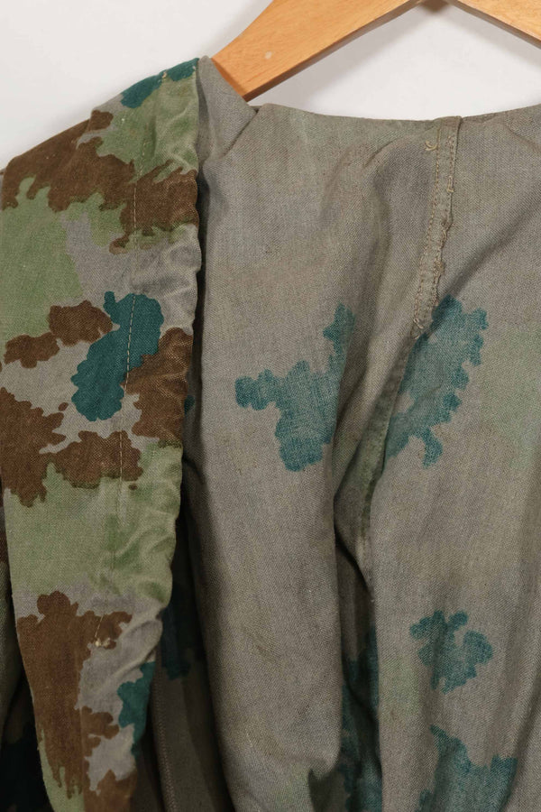 1960 East German Army NVA M58 Flächentarn sniper smock in blumentern camouflage, used.