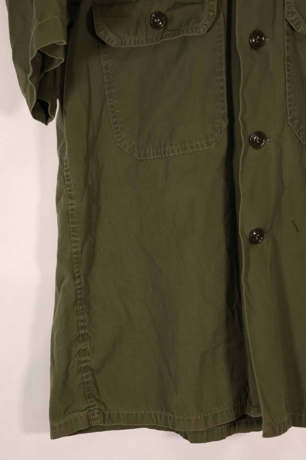 Real Poplin OG-107 utility shirt with first-attached USAF patch, size M, used.