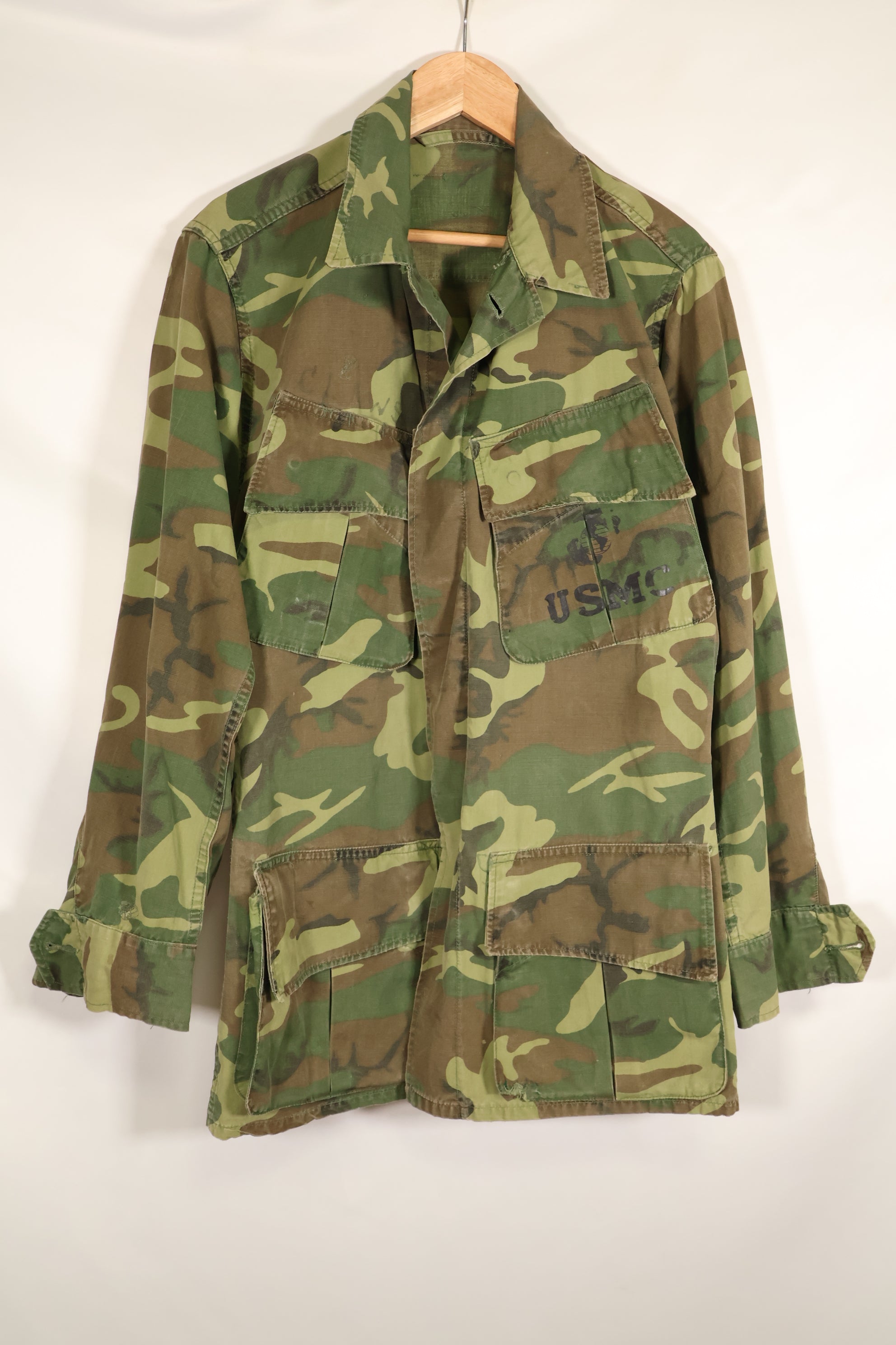 Contract circa 1967, size tag missing, early print, USMC non-rip ERDL jungle fatigues jacket, used