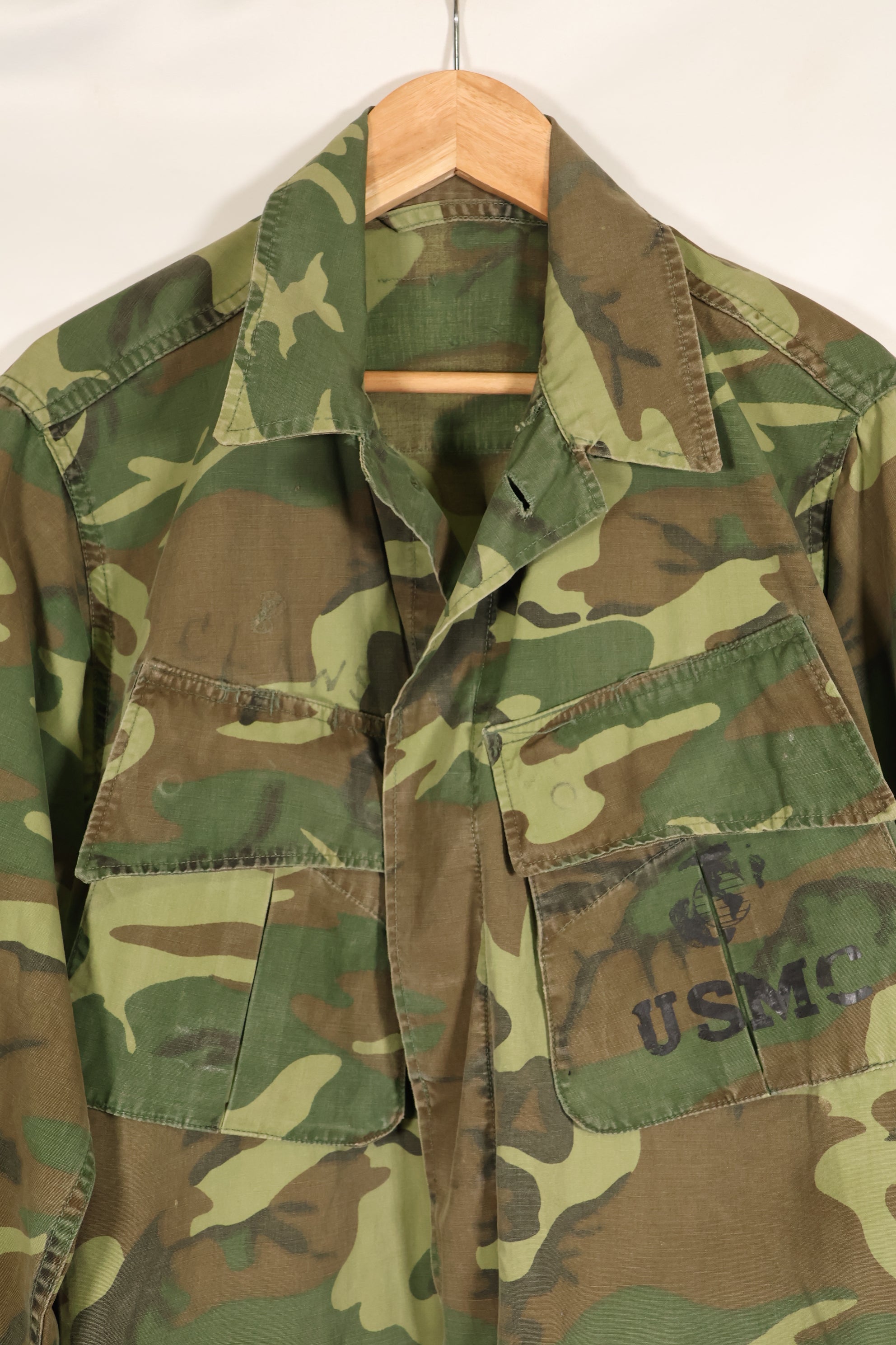 Contract circa 1967, size tag missing, early print, USMC non-rip ERDL jungle fatigues jacket, used