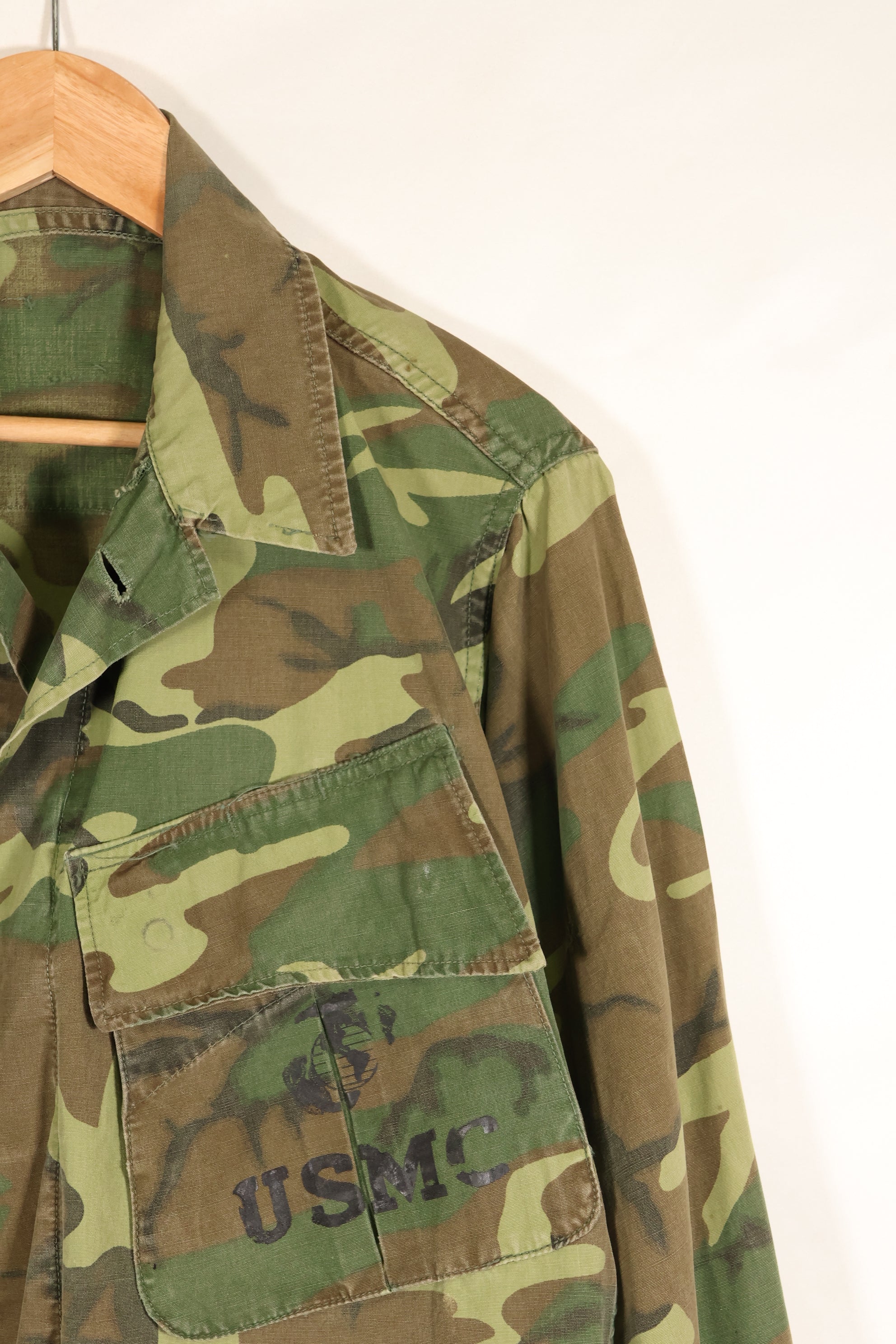 Contract circa 1967, size tag missing, early print, USMC non-rip ERDL jungle fatigues jacket, used