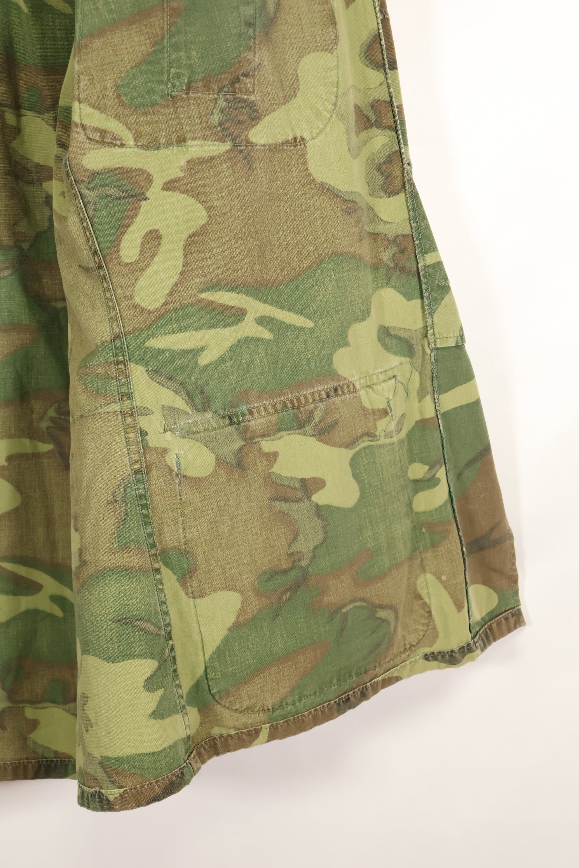 Contract circa 1967, size tag missing, early print, USMC non-rip ERDL jungle fatigues jacket, used