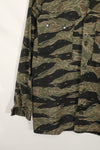 Real US cut silver tiger stripe shirt US-L in good condition, little fading.