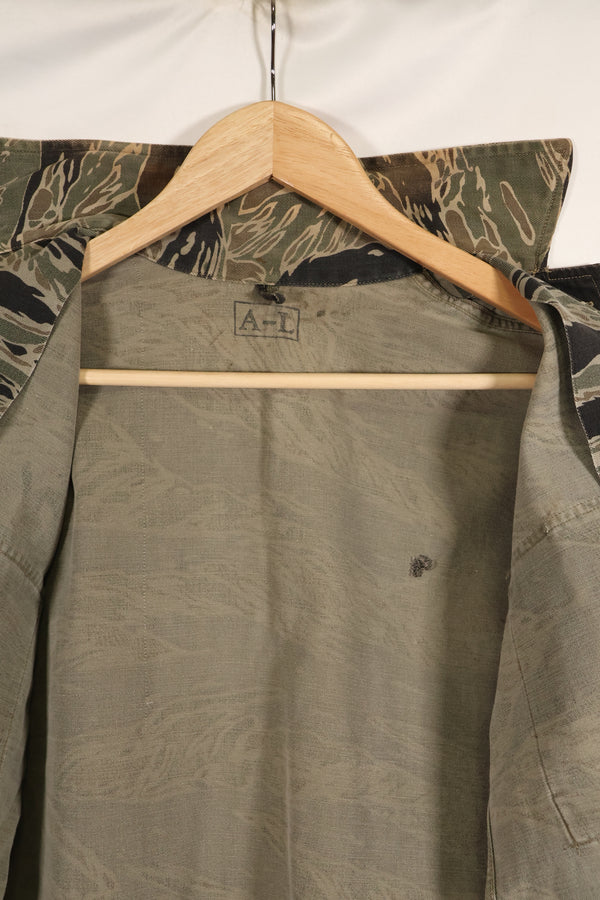 Real Silver Tiger Stripe Asian Cut A-L size shirt Used in good condition