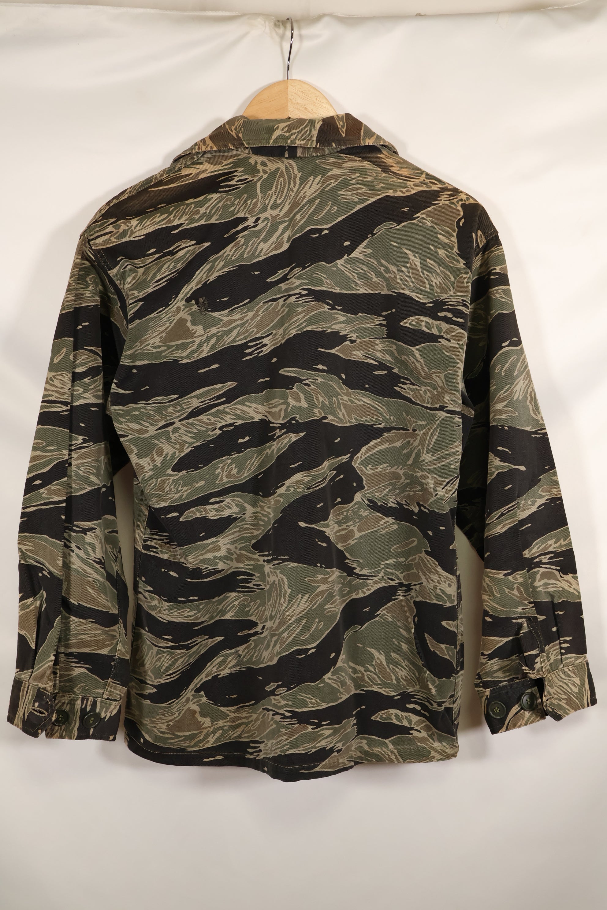 Real Silver Tiger Stripe Asian Cut A-L size shirt Used in good condition