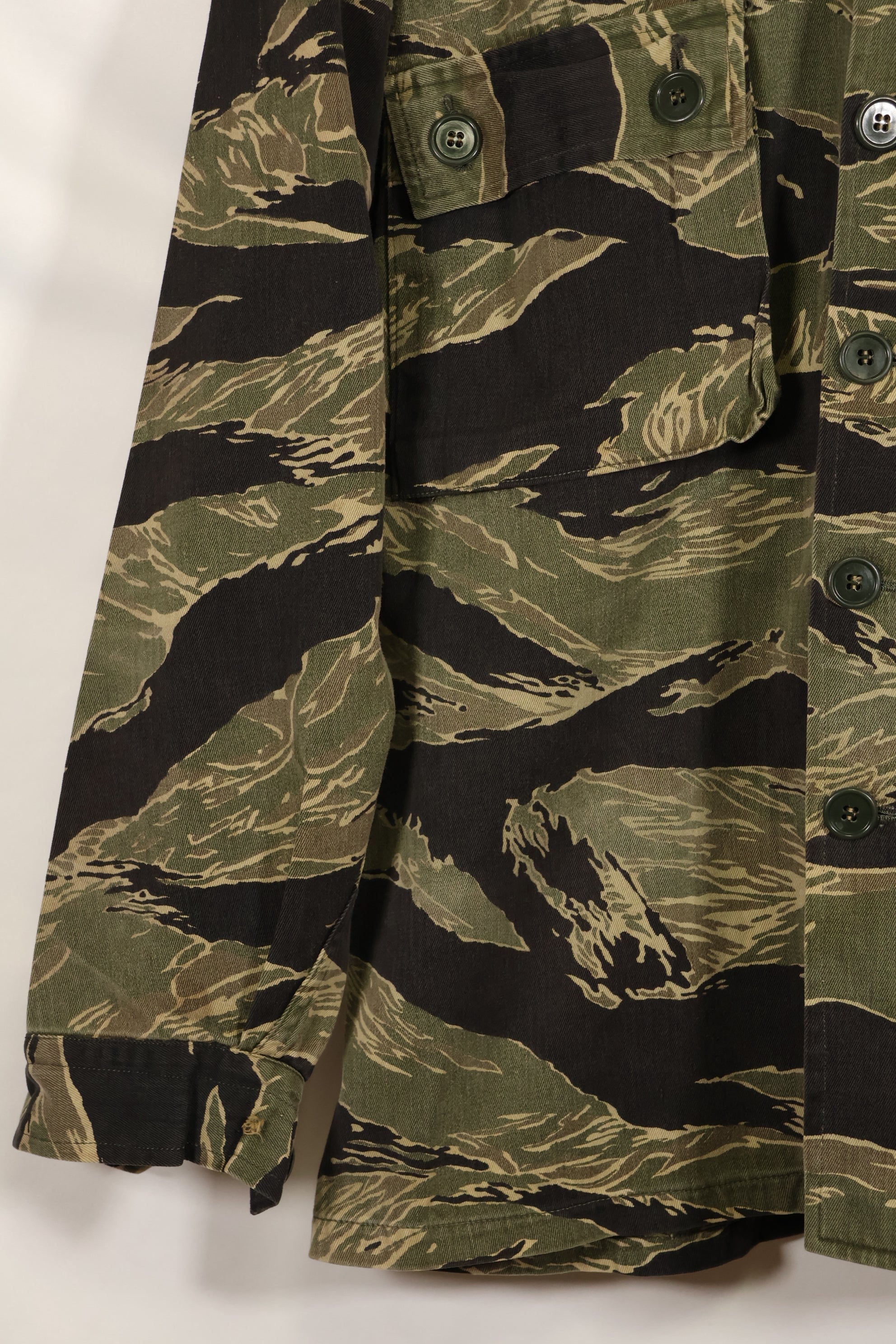 Real Okinawa Tiger early jacket US-L size, mainland sewing, faded, rare size, good condition.