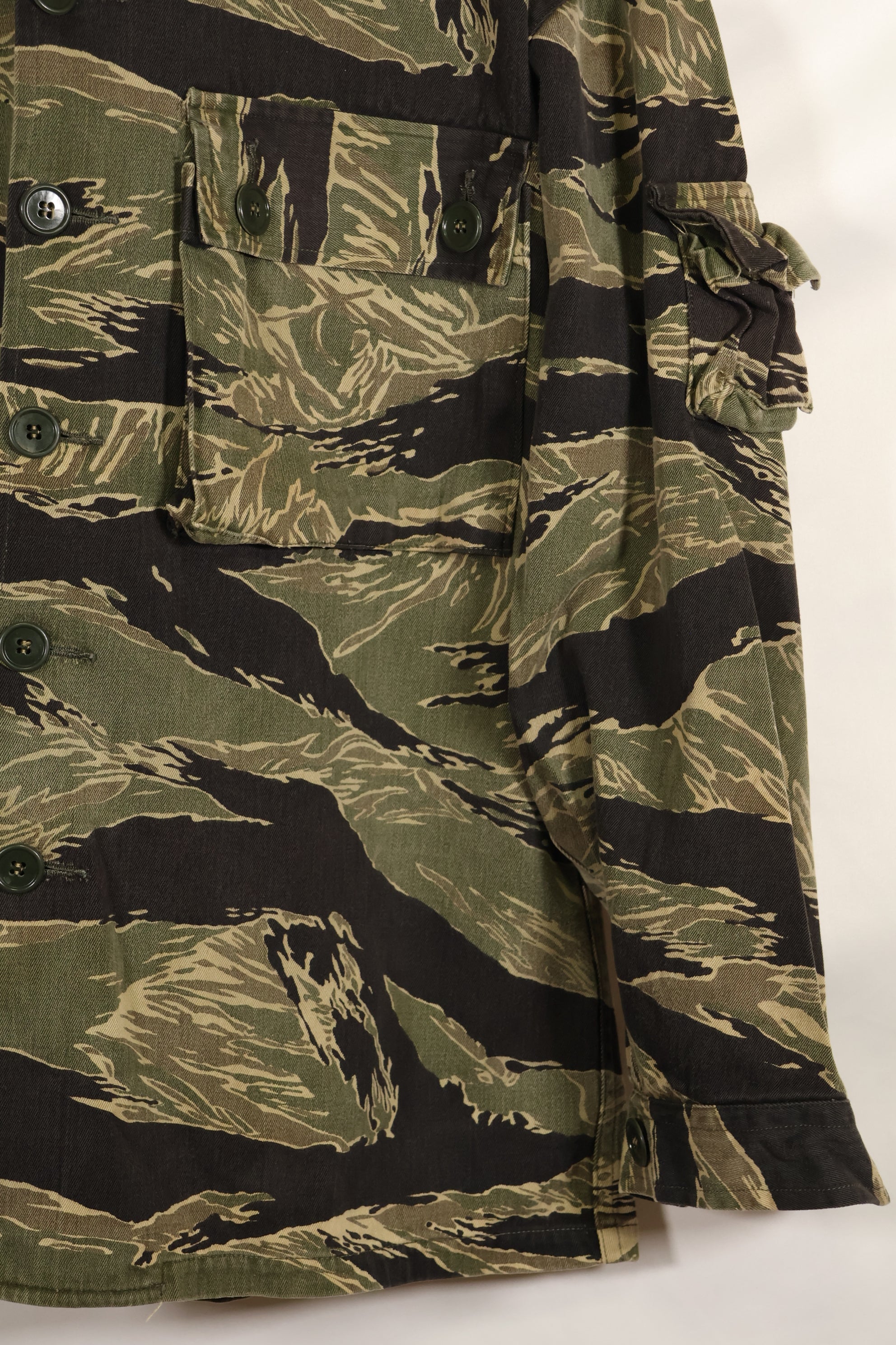 Real Okinawa Tiger early jacket US-L size, mainland sewing, faded, rare size, good condition.