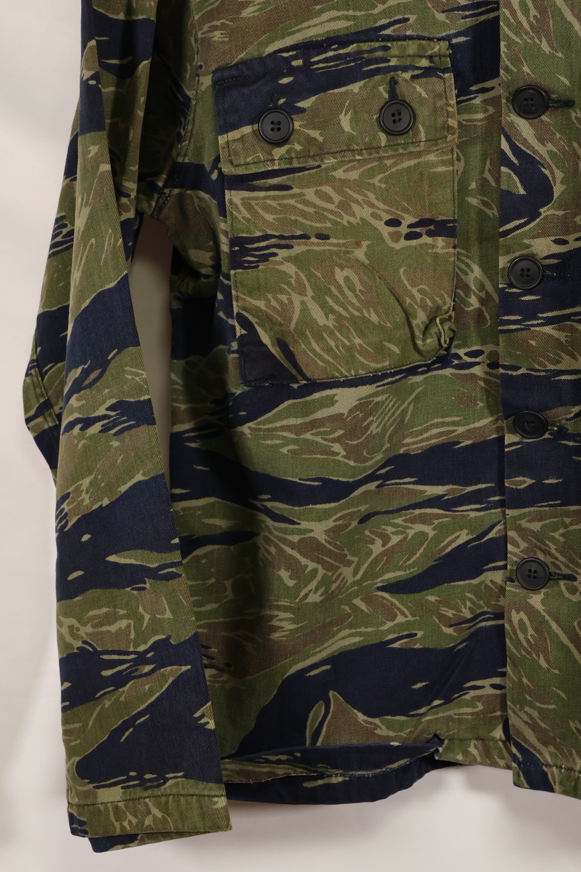 Actual TO78 A-L Okinawa Tiger Tiger Stripe Shirt Used